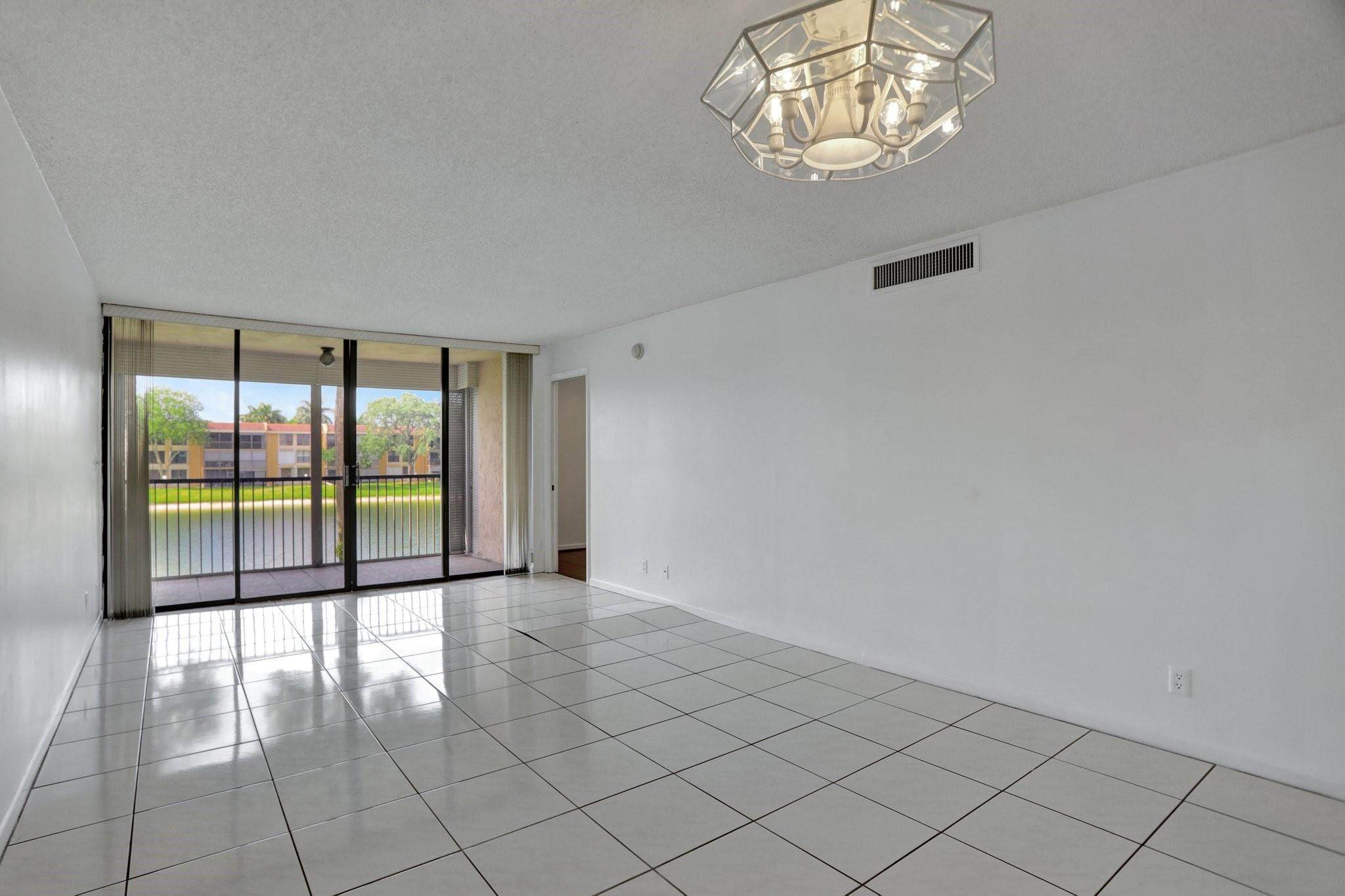 5618 Coral Lake Dr 206