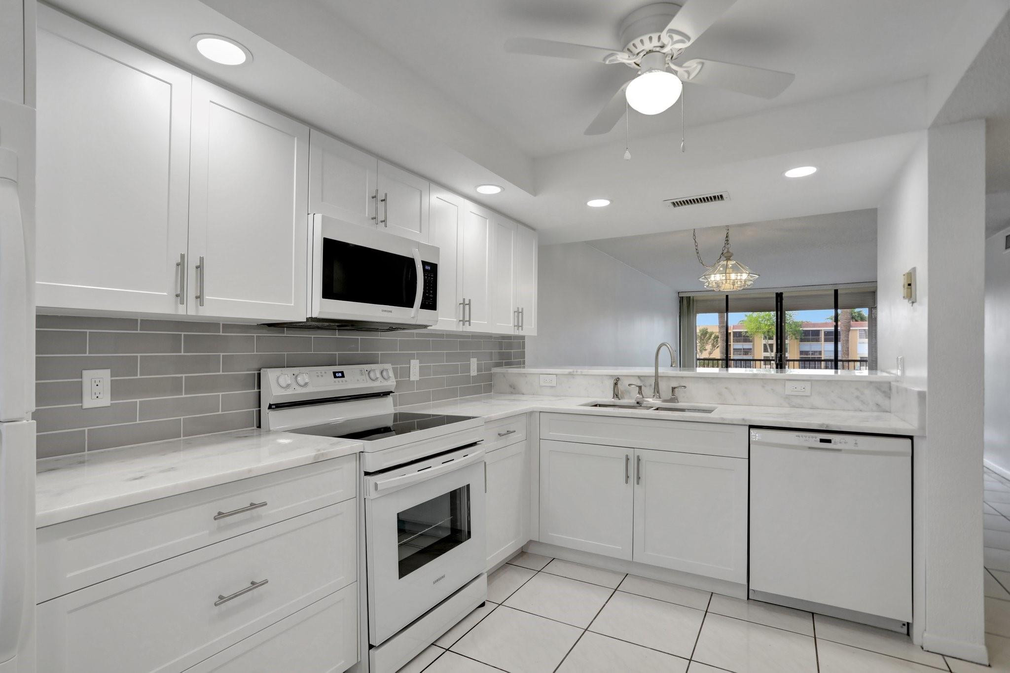 5618 Coral Lake Dr 206