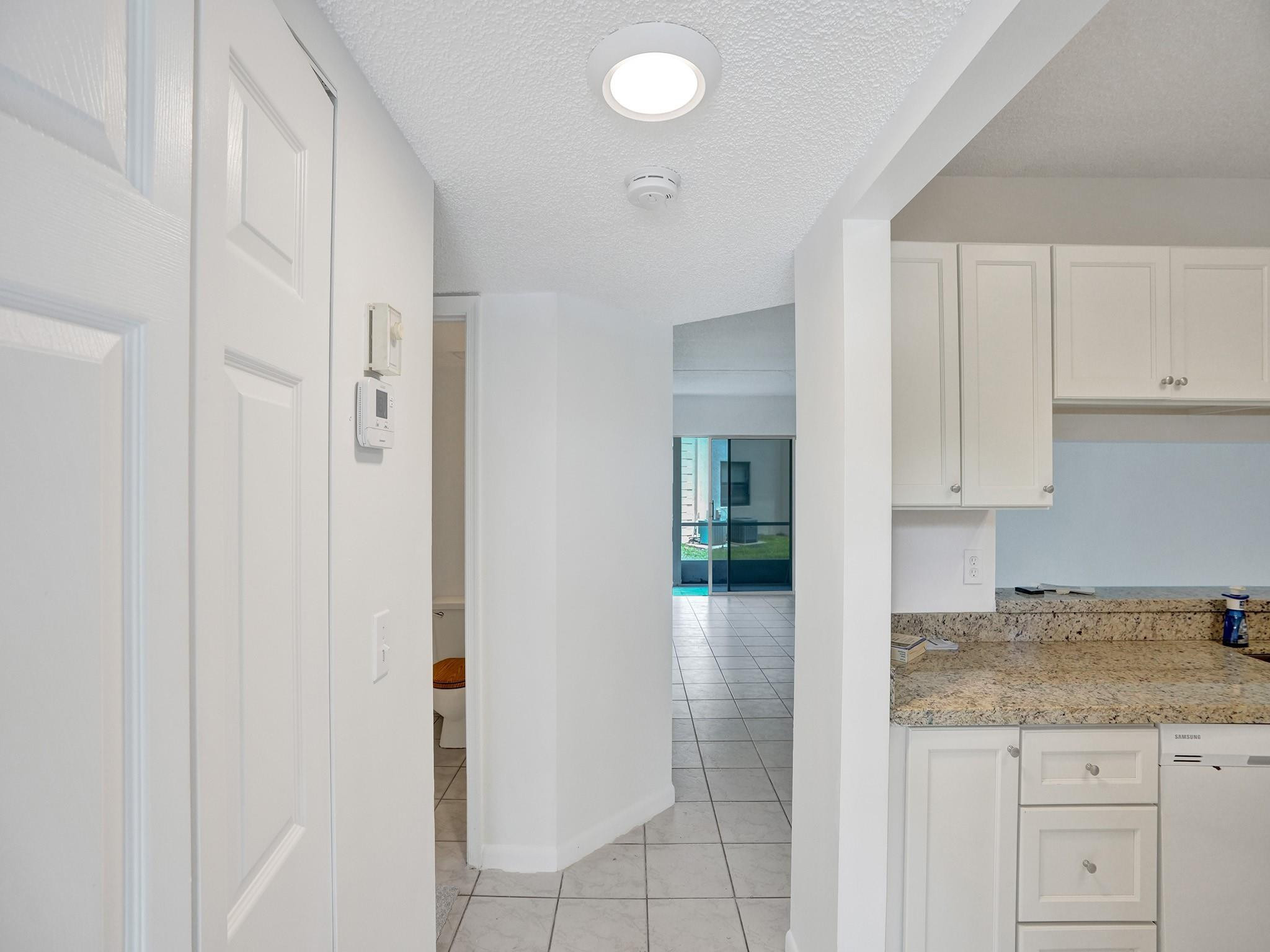 5571 Lakeside Dr 101