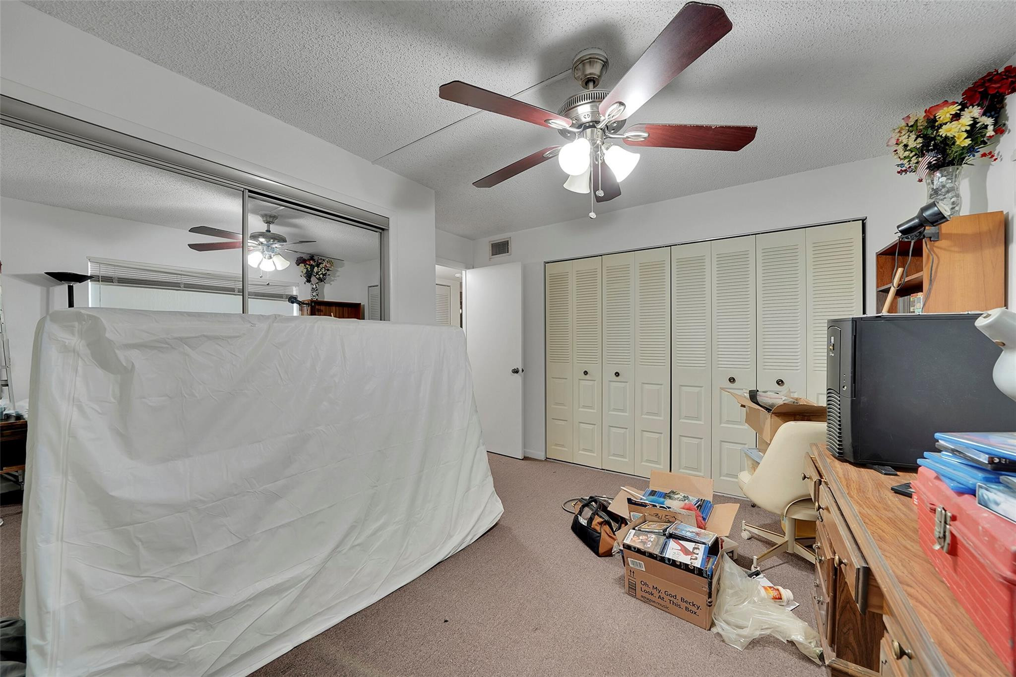 9541 Lakes Blvd 206