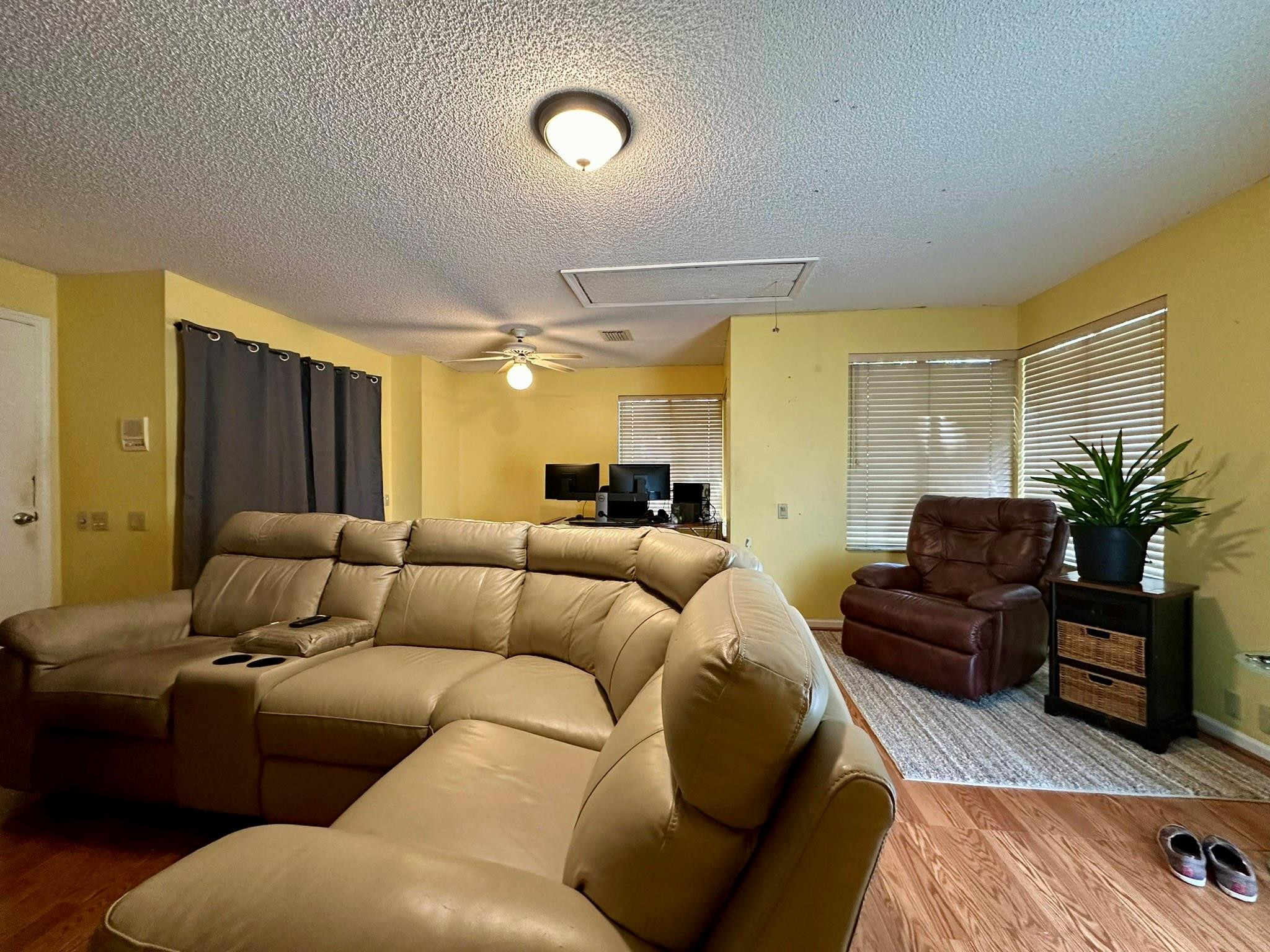 6620 N Woodridge Dr