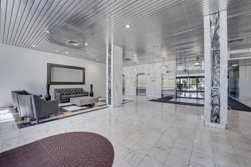 3625 N Country Club Dr 210