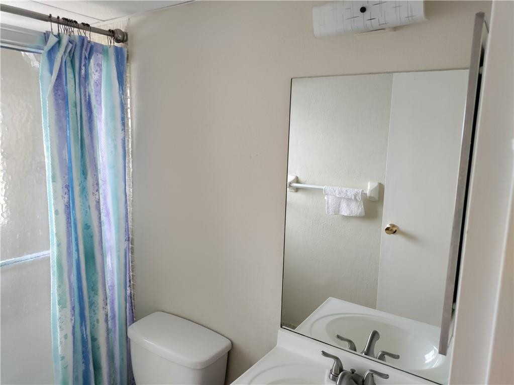 1040 Country Club Dr 204