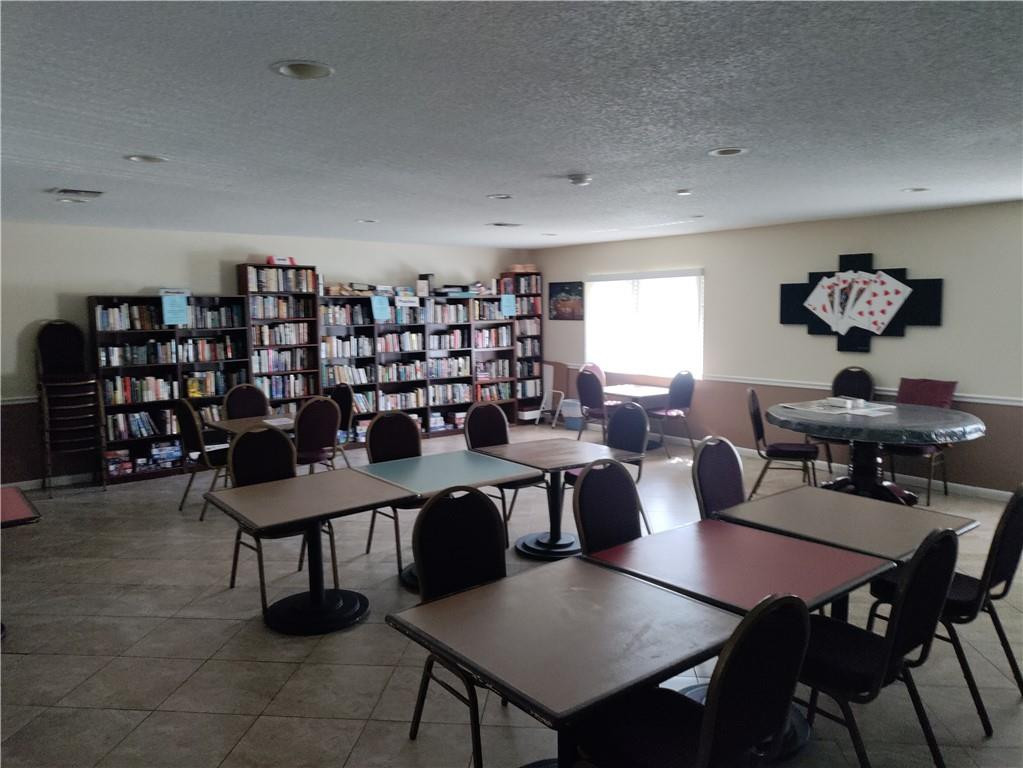 1040 Country Club Dr 204