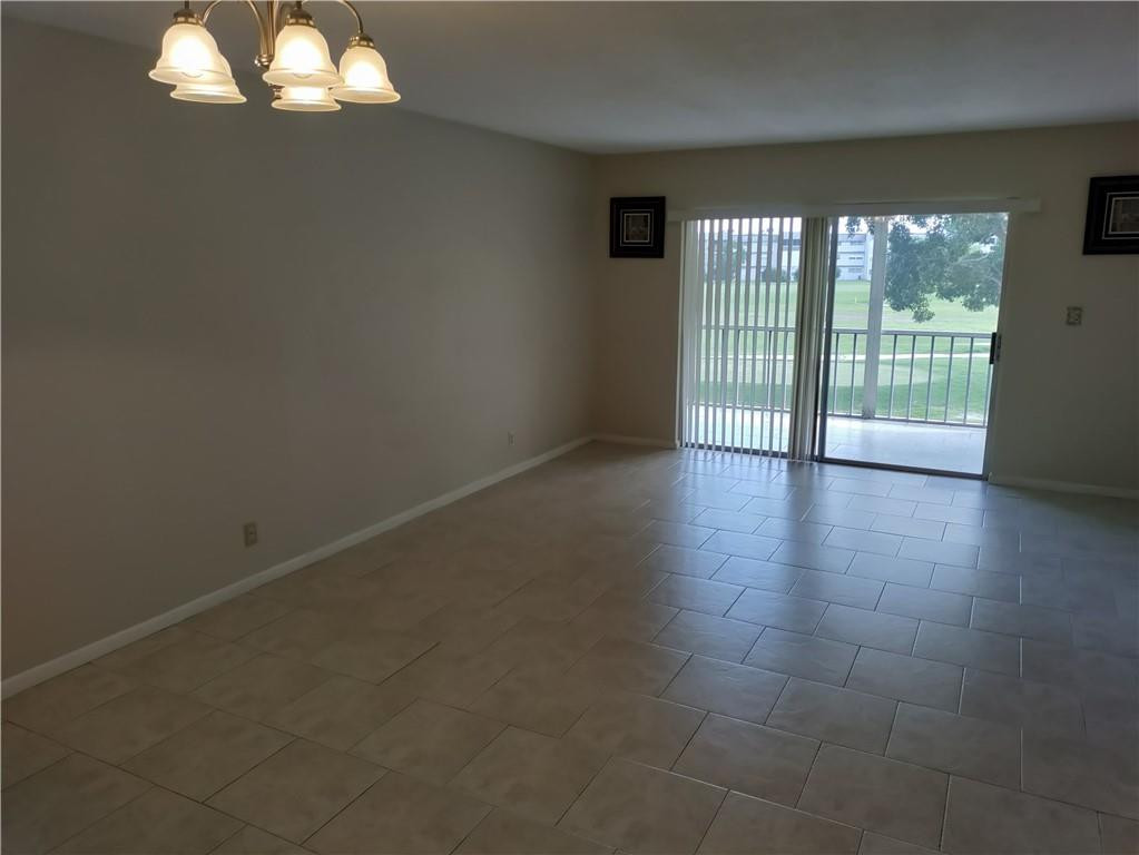 1040 Country Club Dr 204