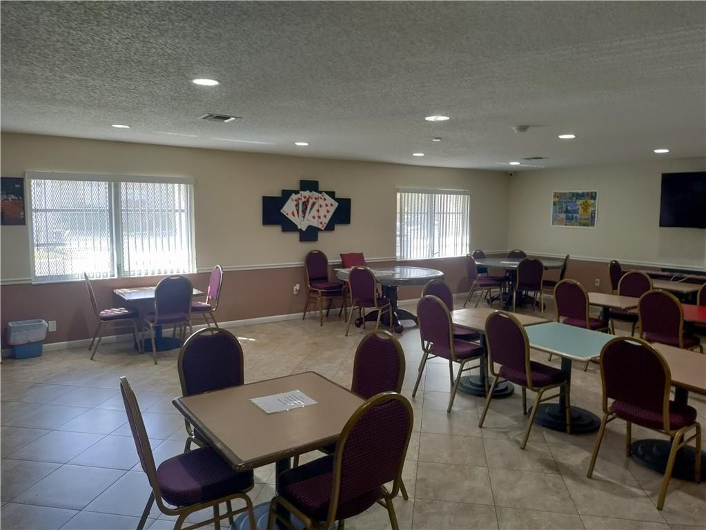 1040 Country Club Dr 204