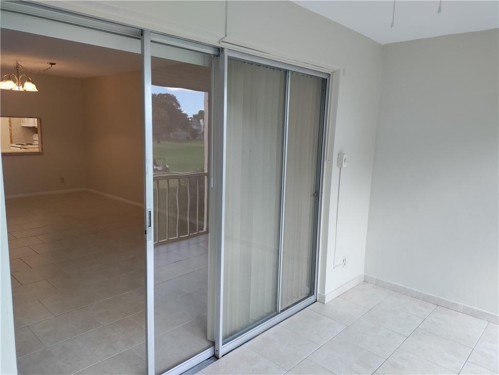 1040 Country Club Dr 204