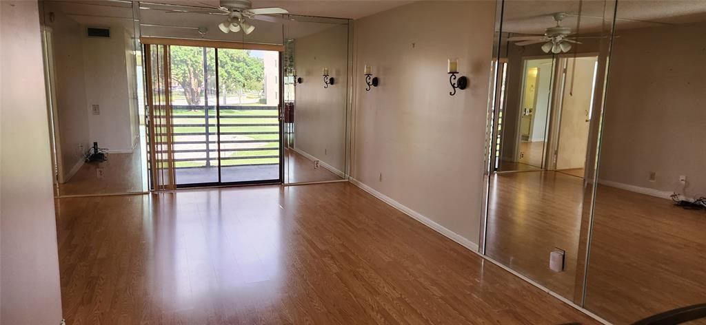 10434 Lakes Blvd 209