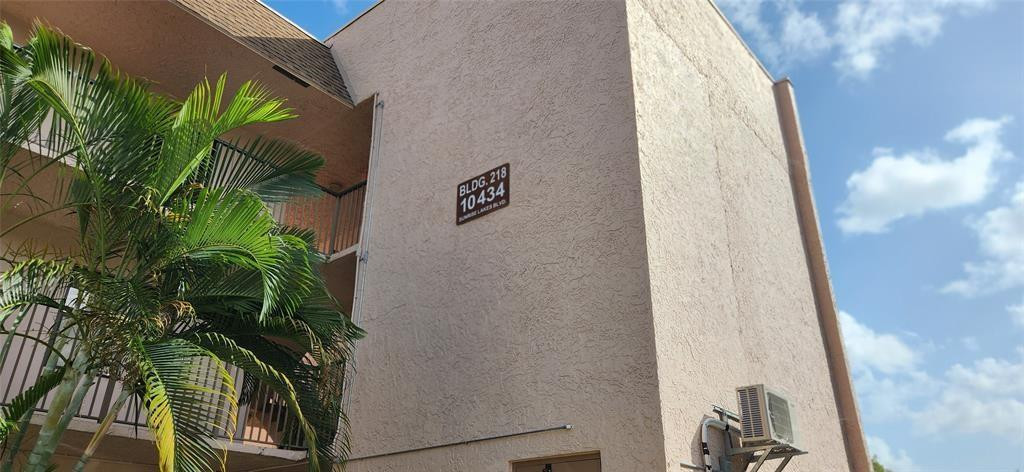 10434 Lakes Blvd 209