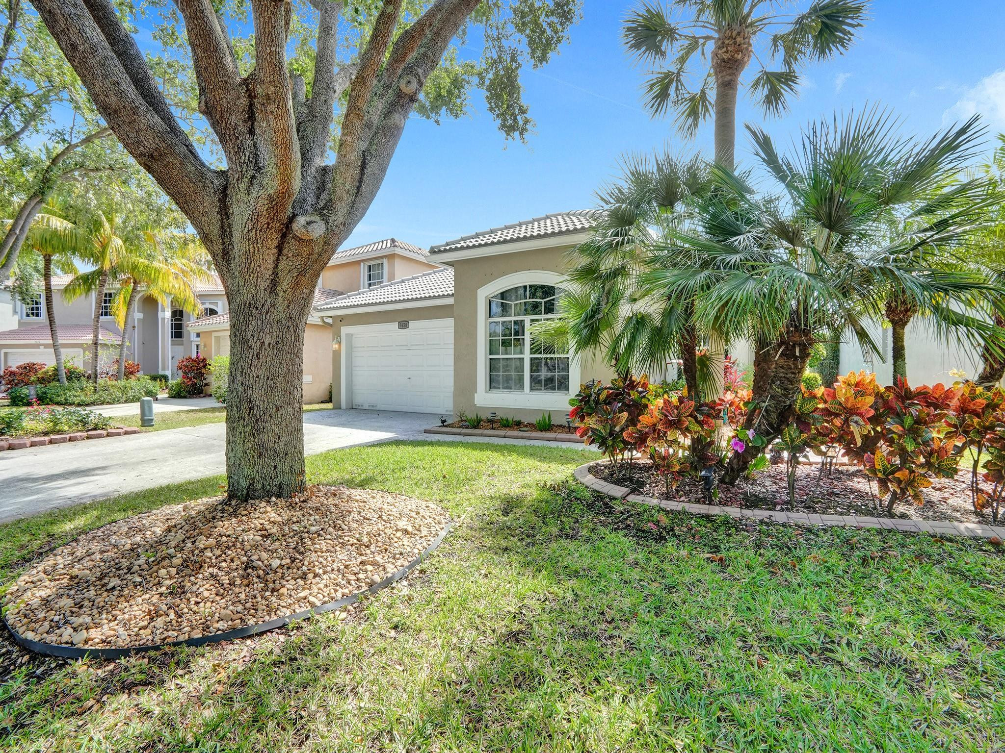 7658 NW 59th Way