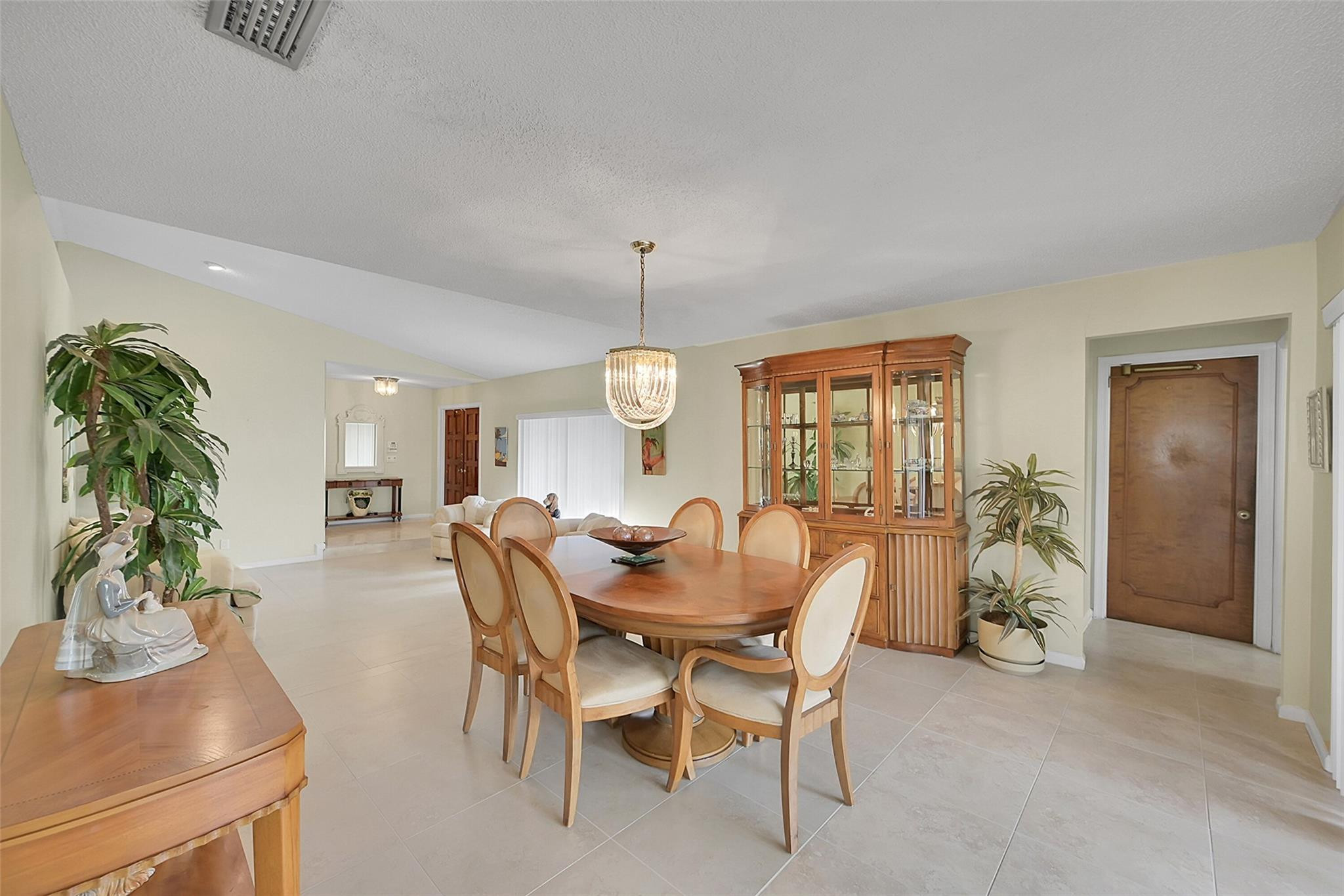704 NW 101st Ter