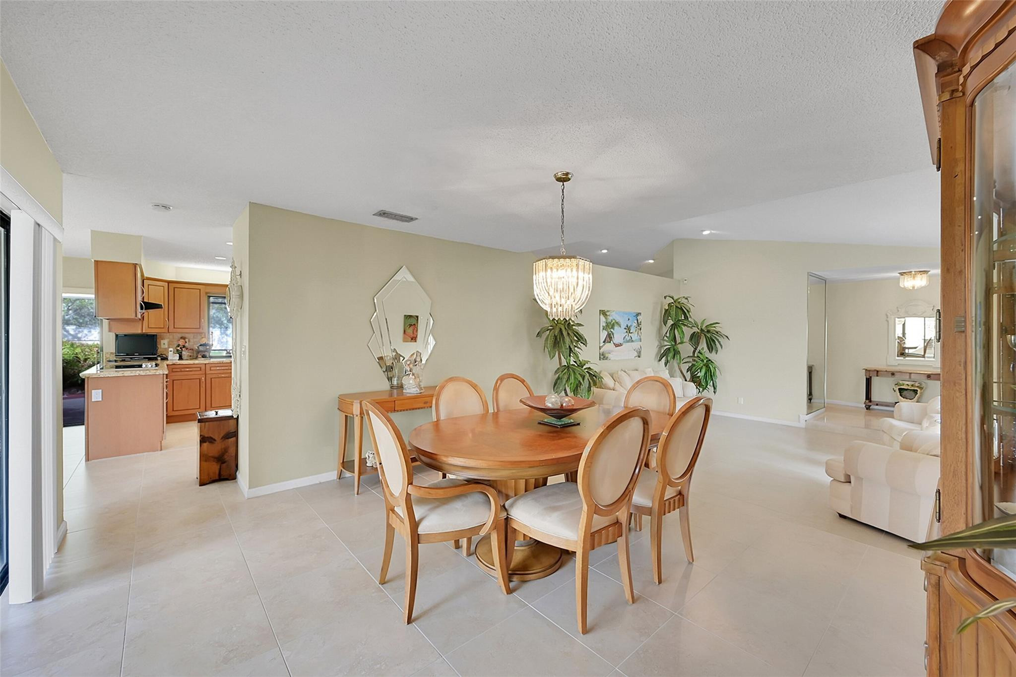 704 NW 101st Ter