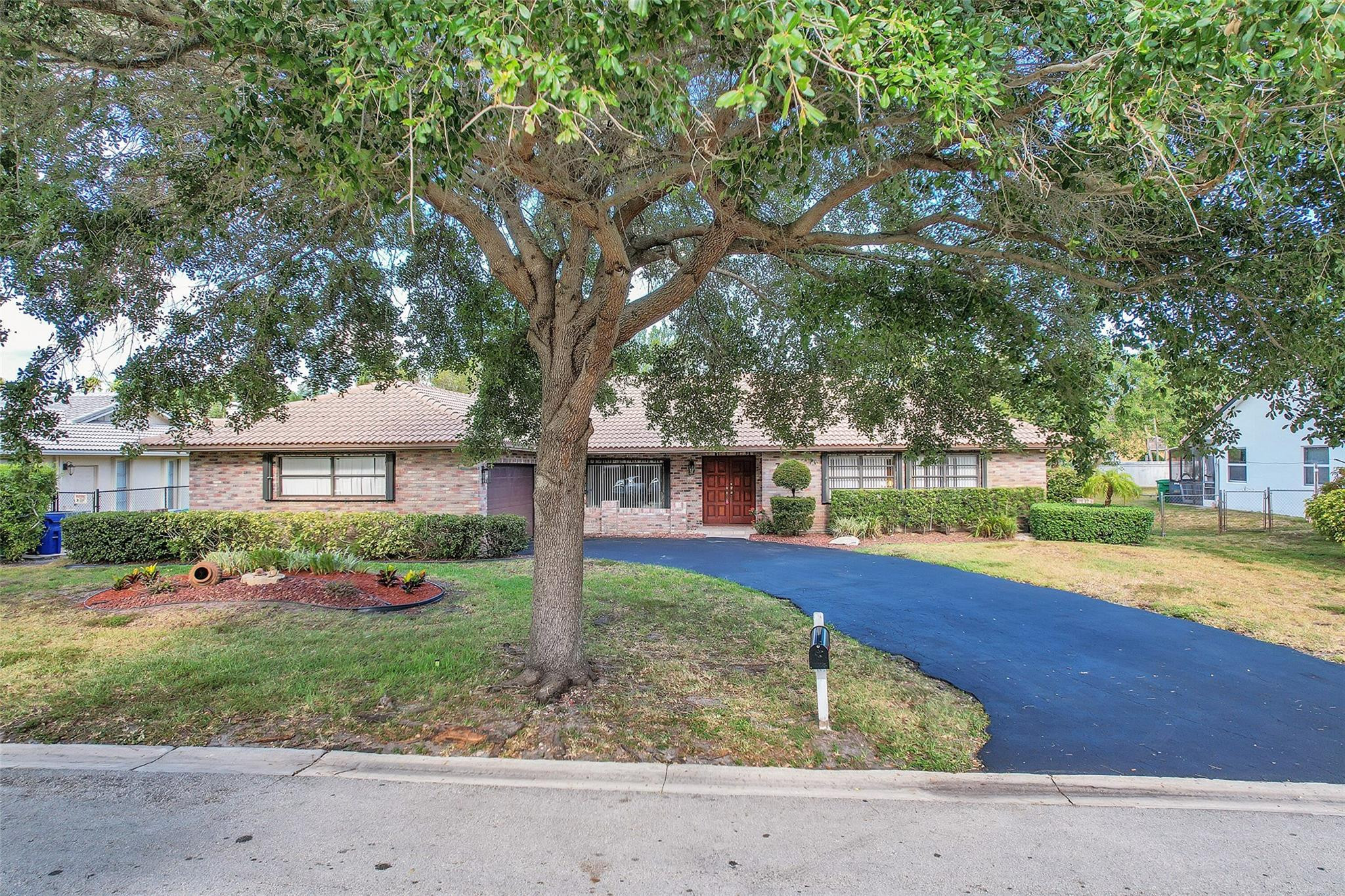 704 NW 101st Ter