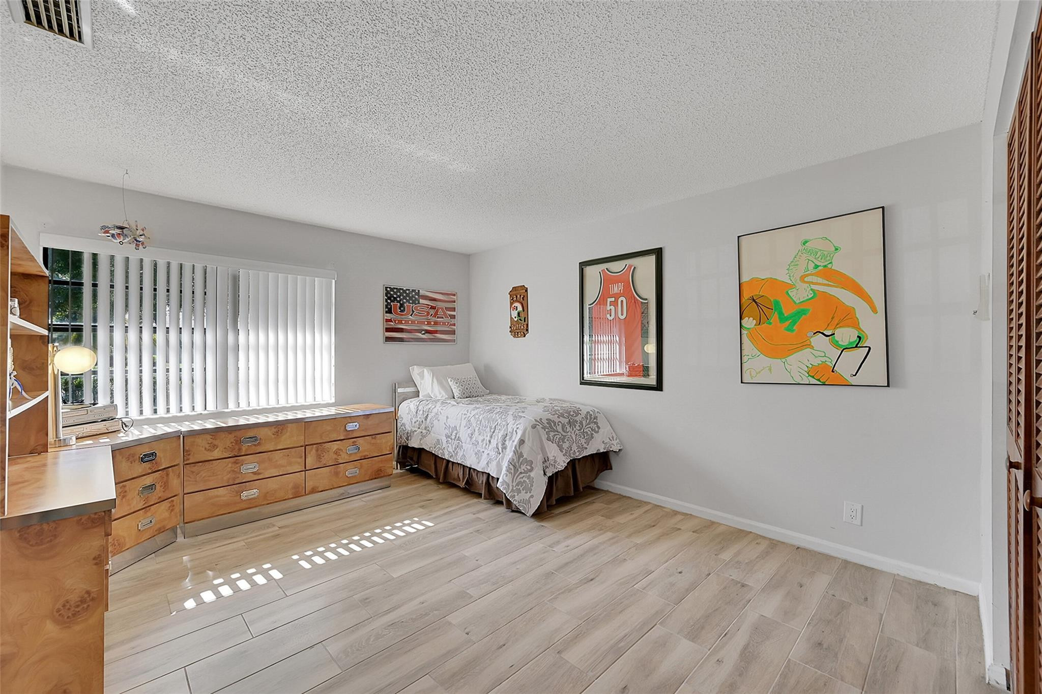 704 NW 101st Ter
