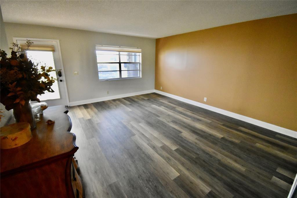 302 Flanders G Drive 302