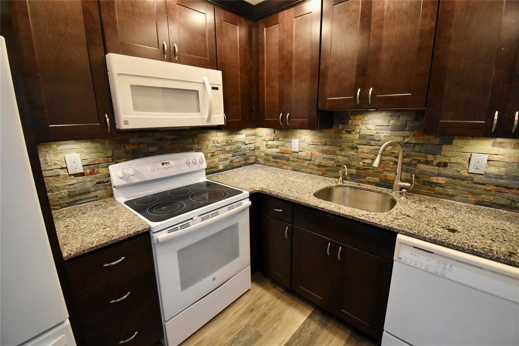 302 Flanders G Drive 302