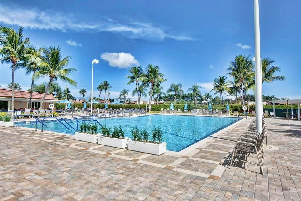 302 Flanders G Drive 302