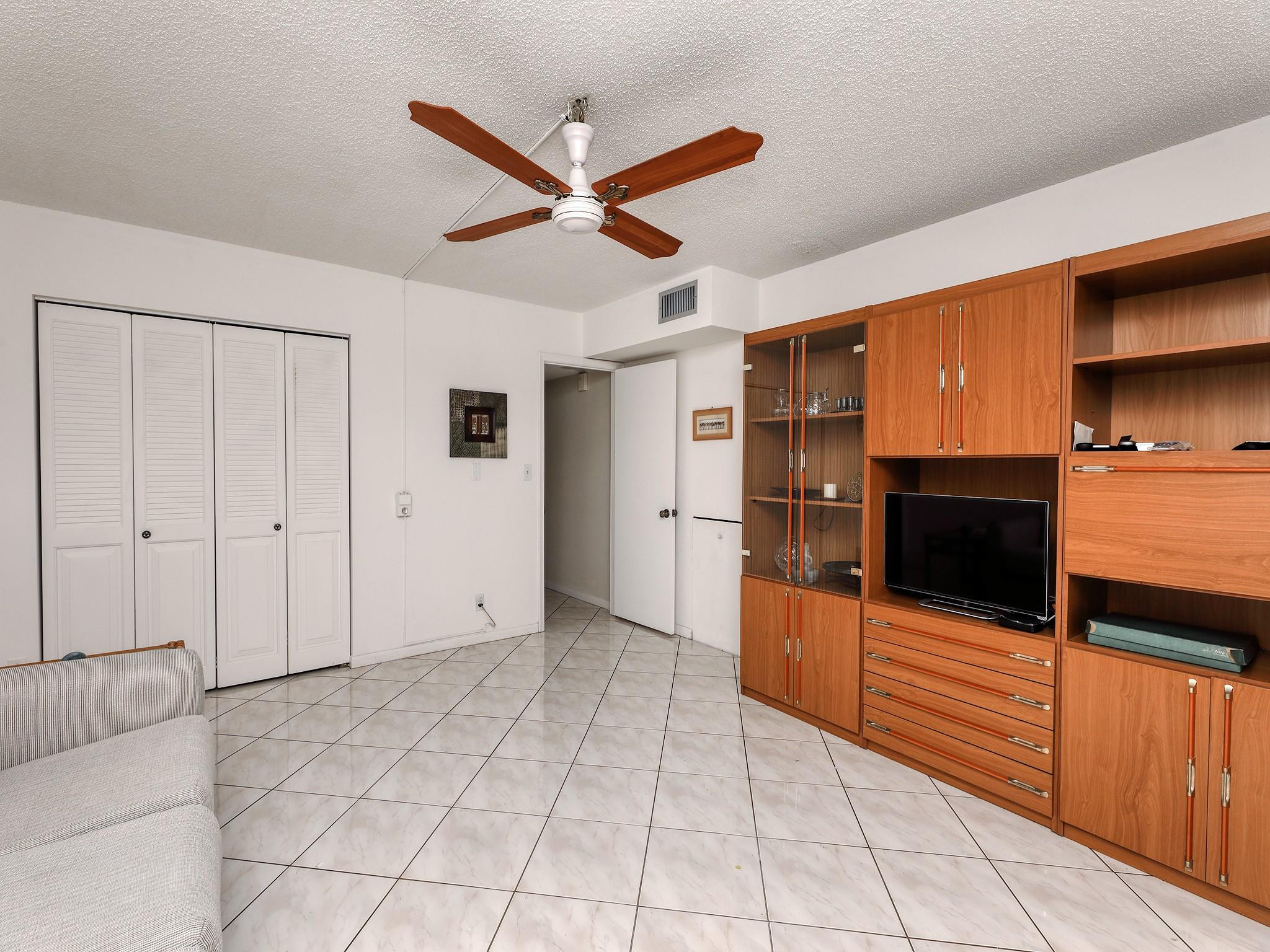 2905 Victoria Pl A2