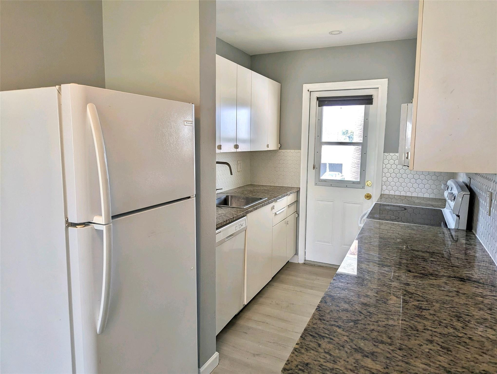 201 S Golf Blvd 2005