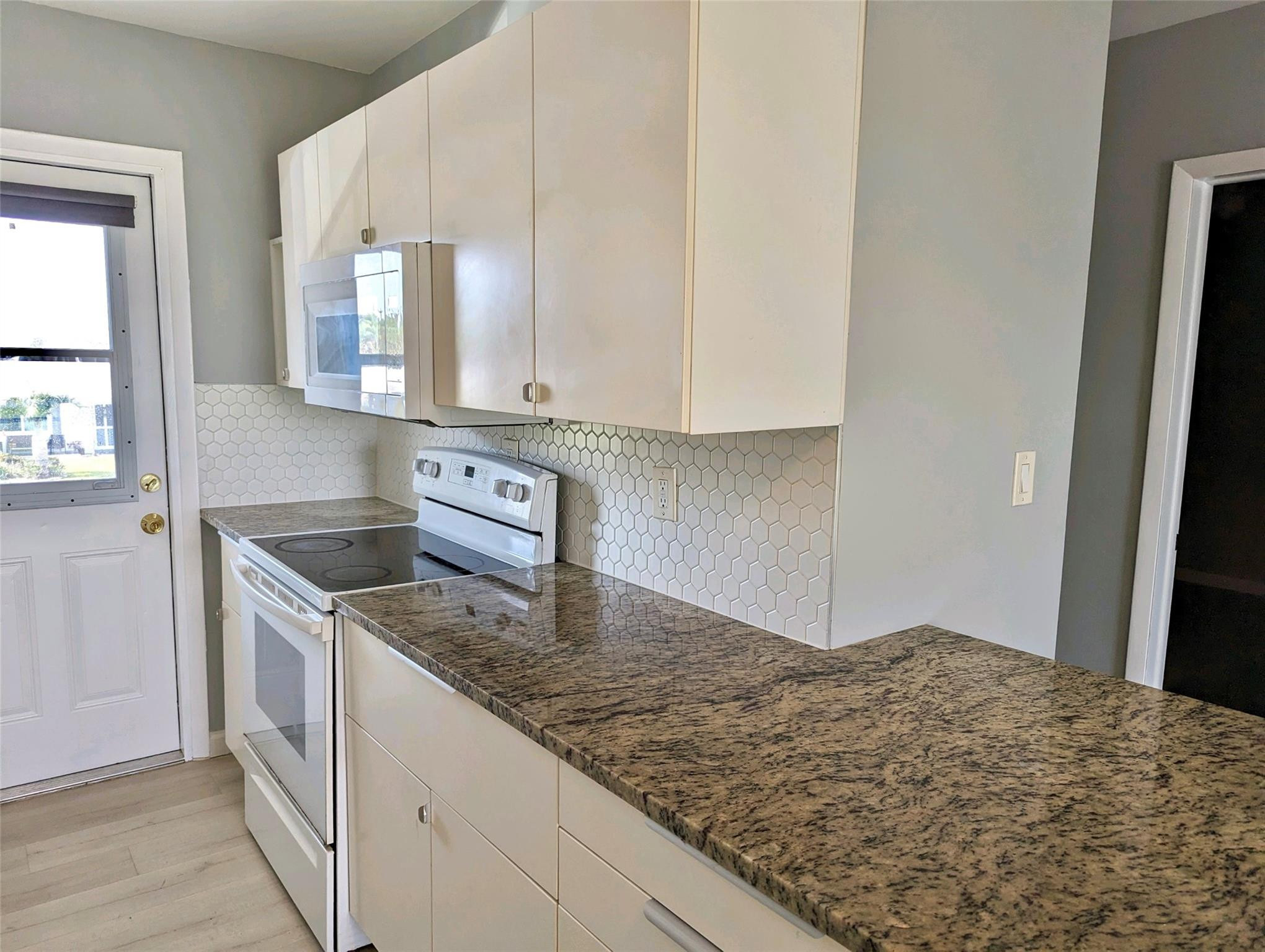 201 S Golf Blvd 2005