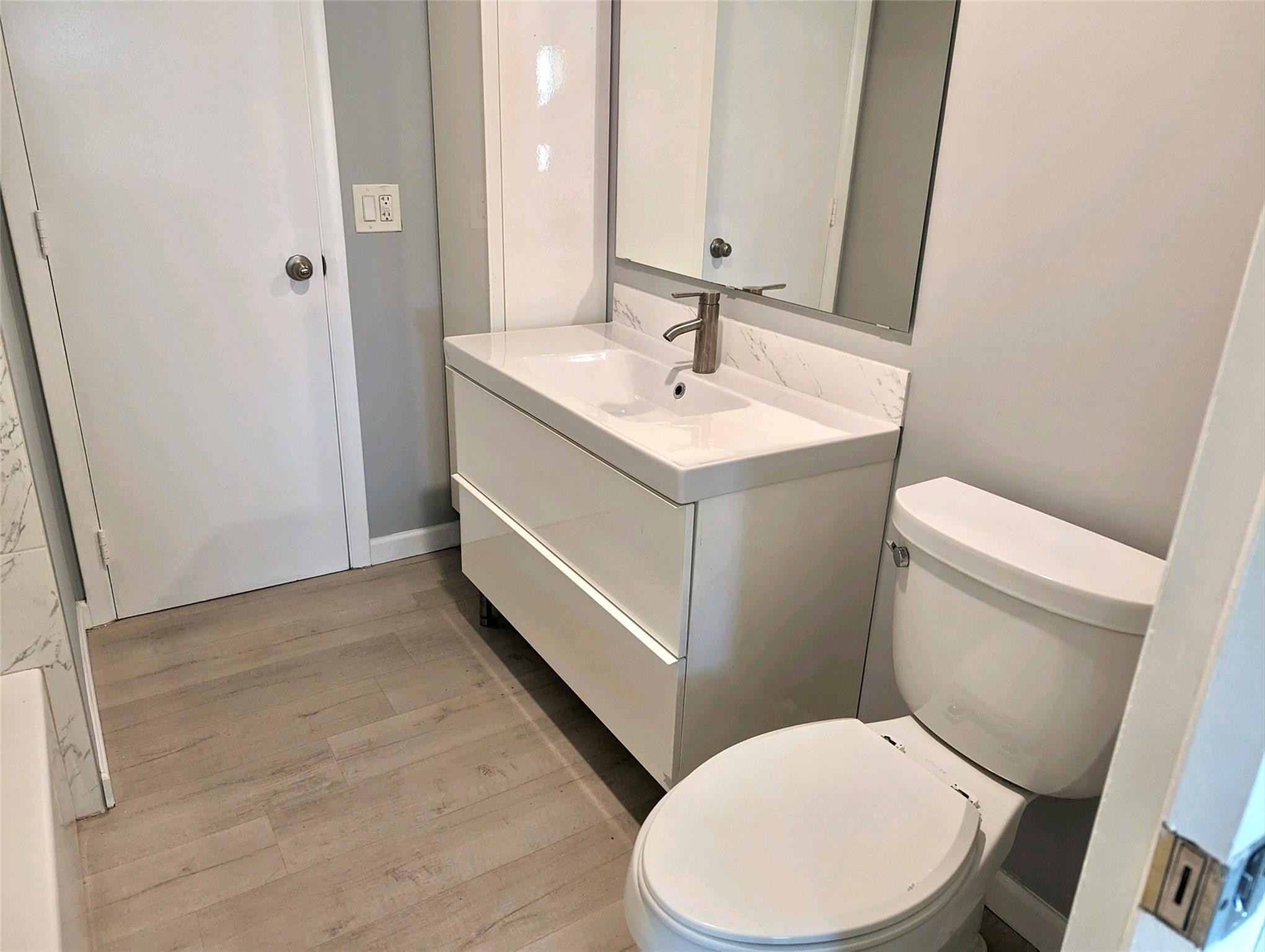 201 S Golf Blvd 2005