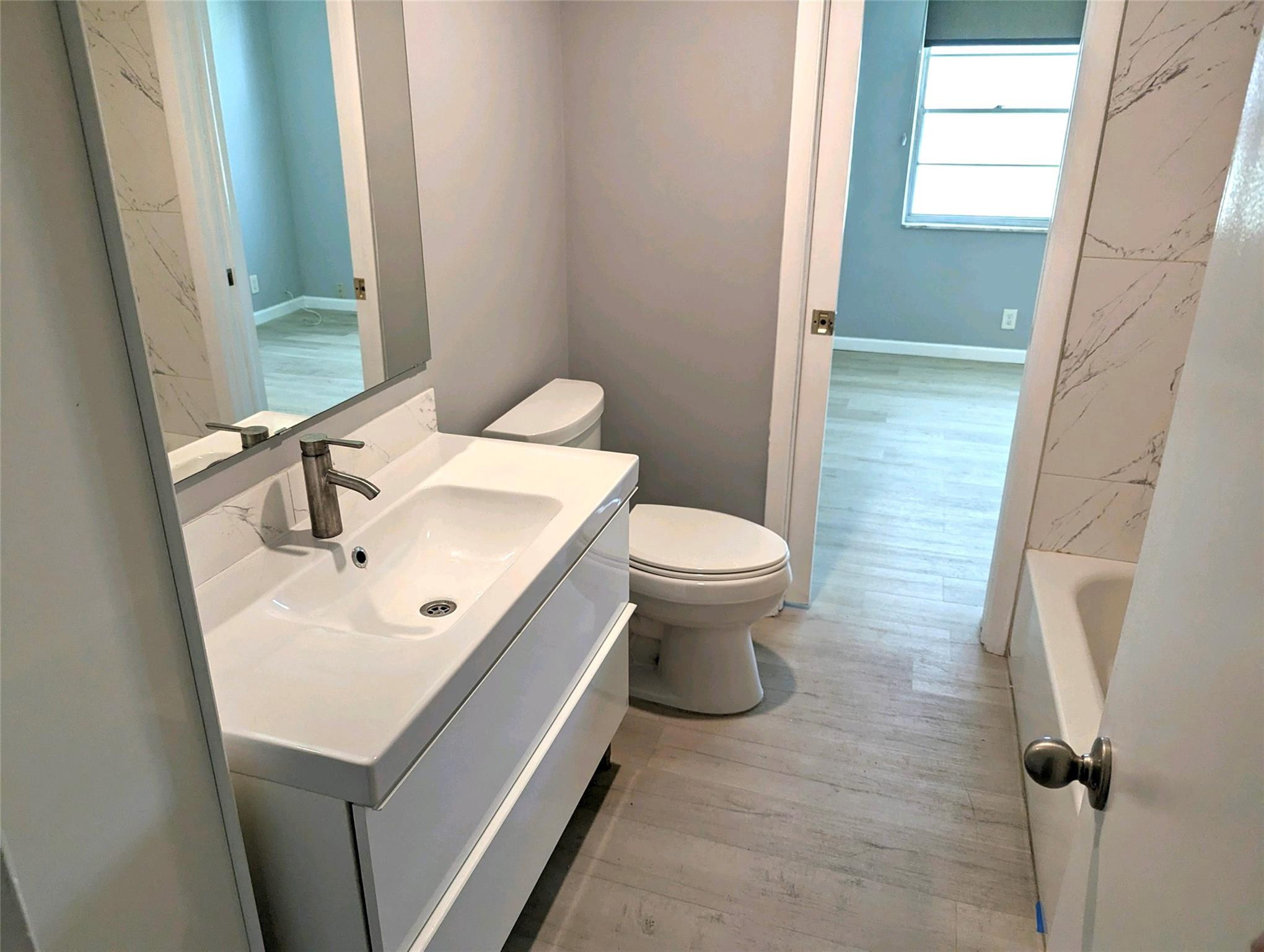 201 S Golf Blvd 2005