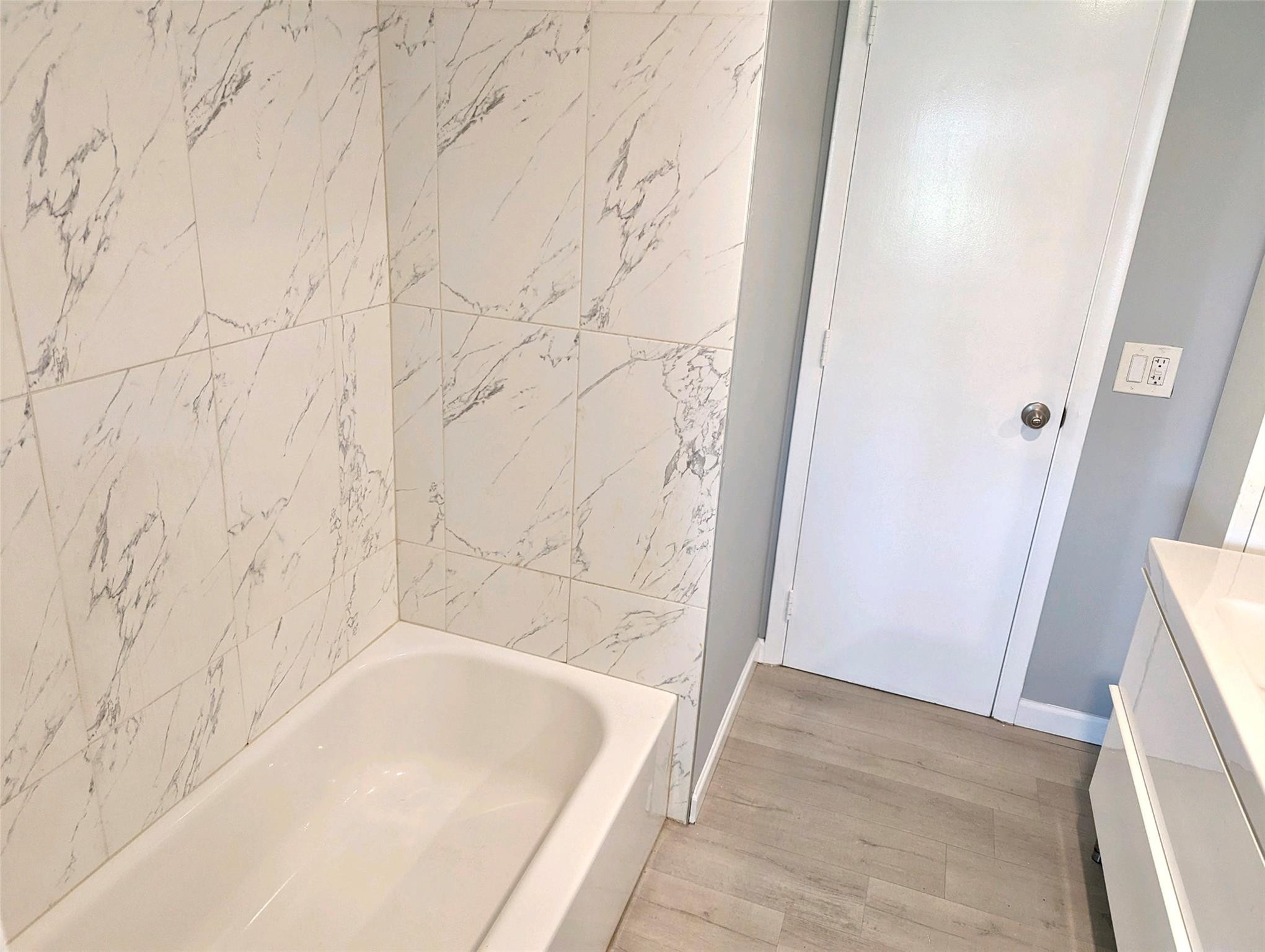 201 S Golf Blvd 2005