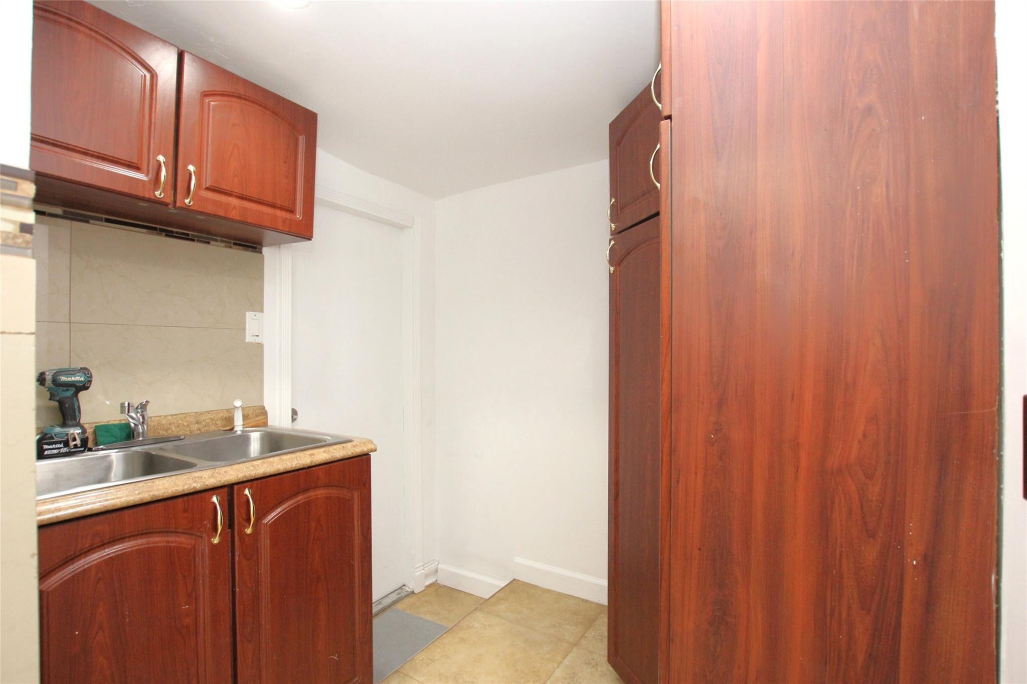 1545 NW 15th Ter