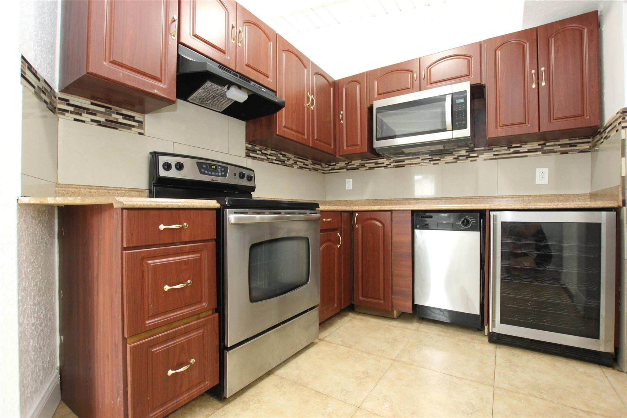 1545 NW 15th Ter