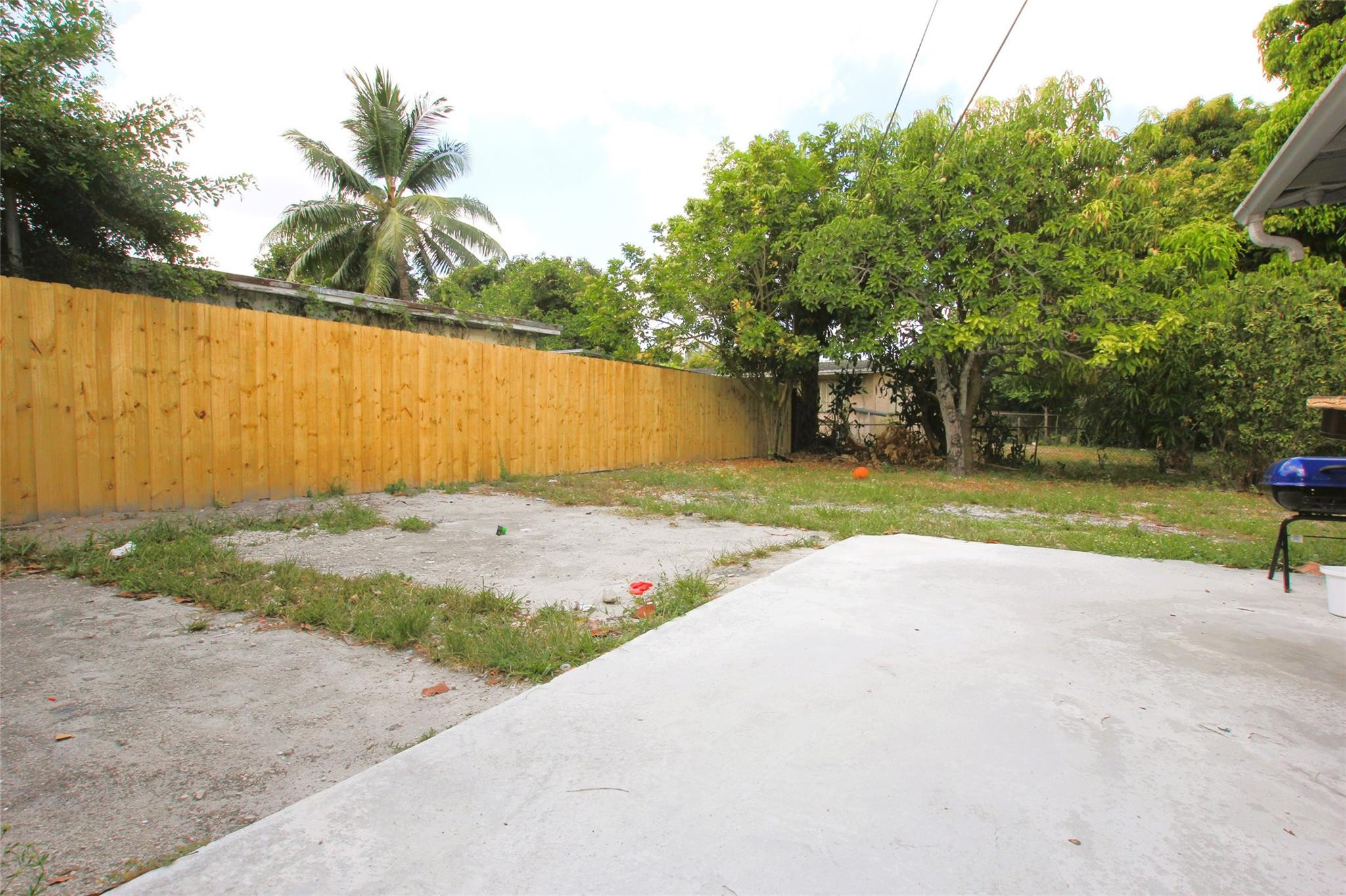 1545 NW 15th Ter