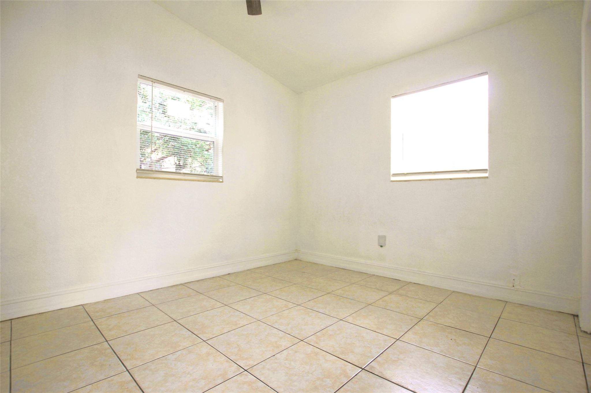 1545 NW 15th Ter