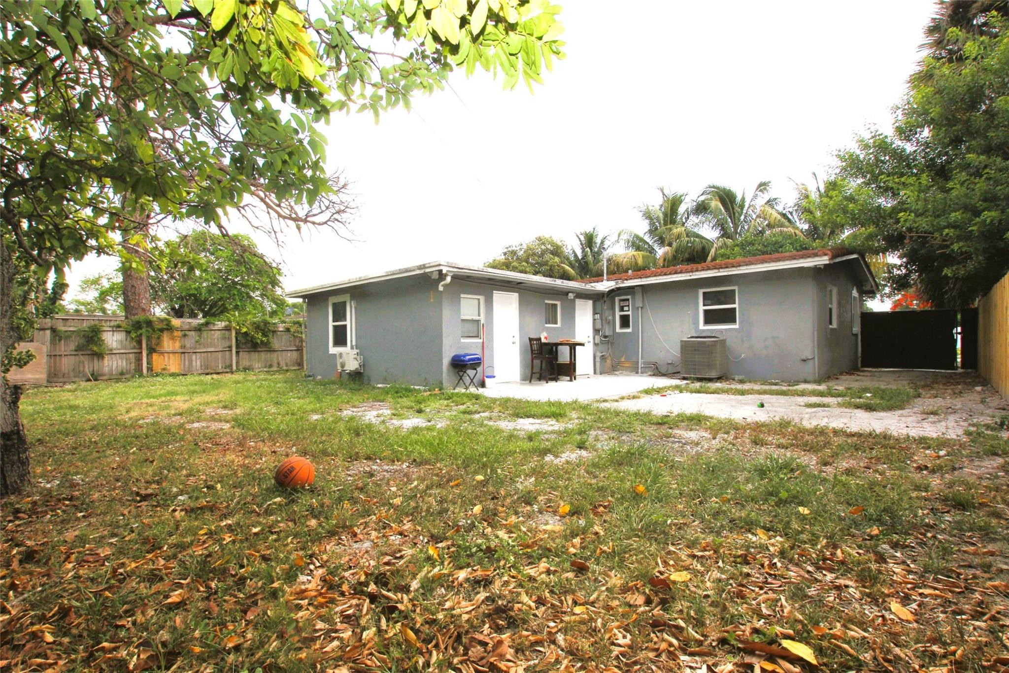 1545 NW 15th Ter
