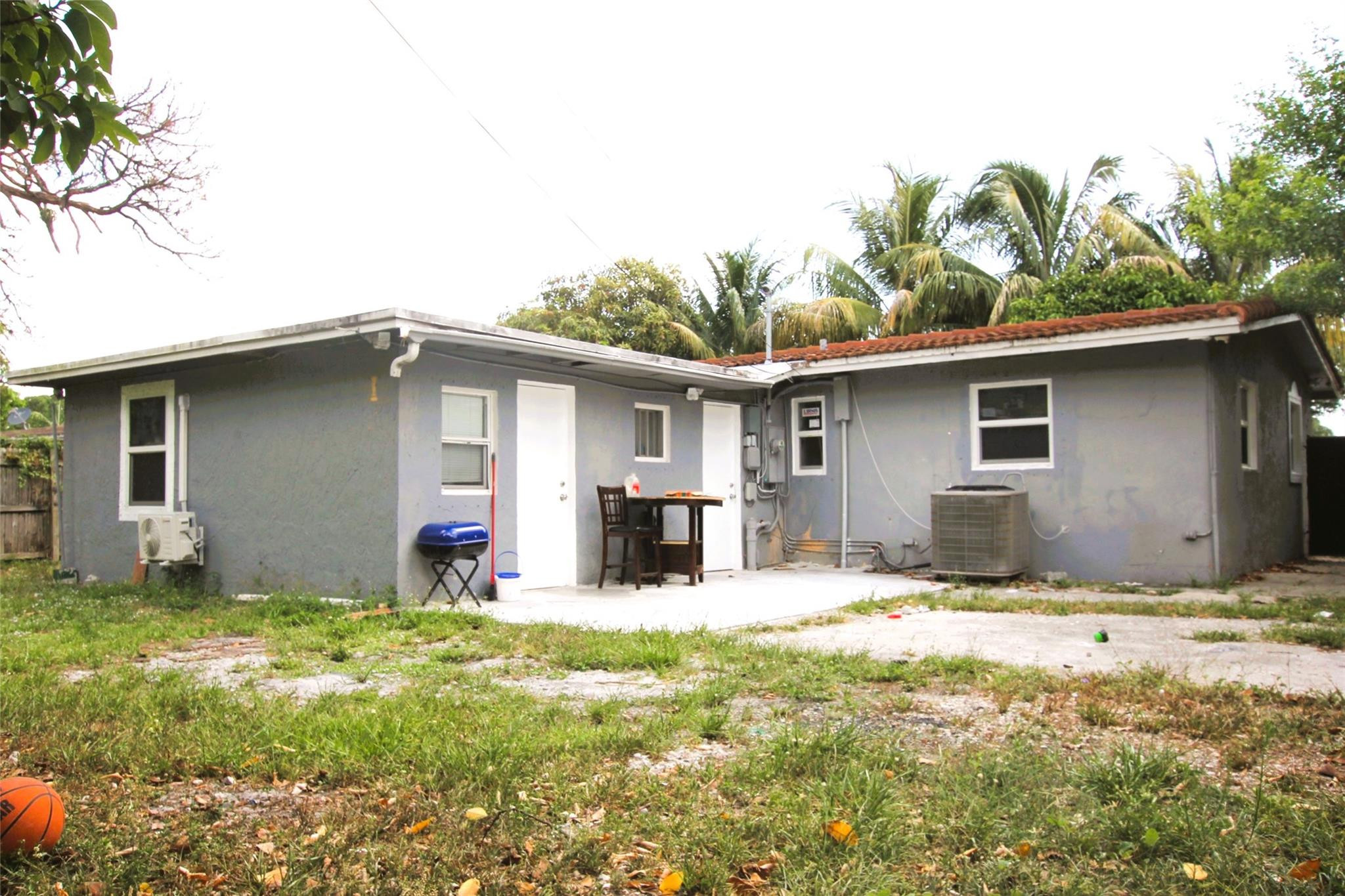 1545 NW 15th Ter