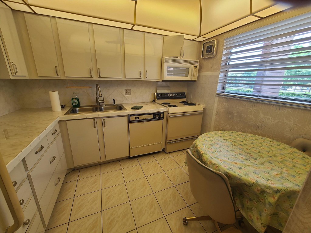 6890 Royal Palm Blvd 210 H