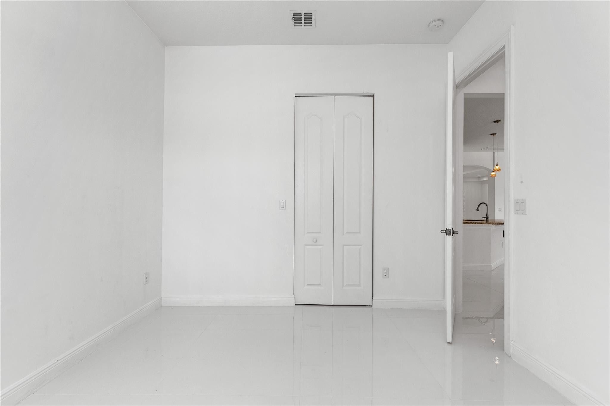 4587 San Mellina Dr
