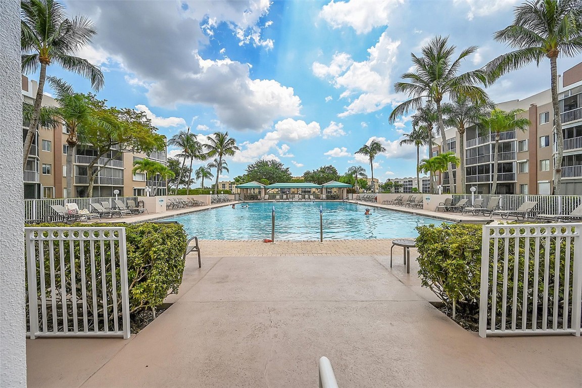 7583 Granville Dr 7583