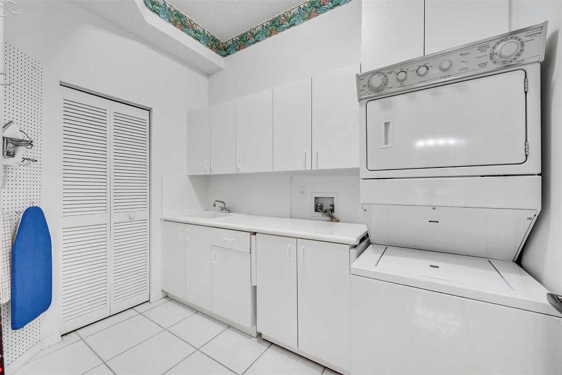 7583 Granville Dr 7583