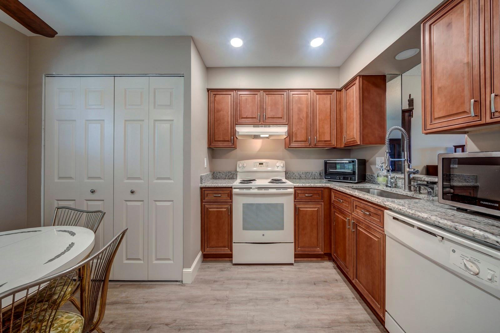 370 NW 76th Ave 202