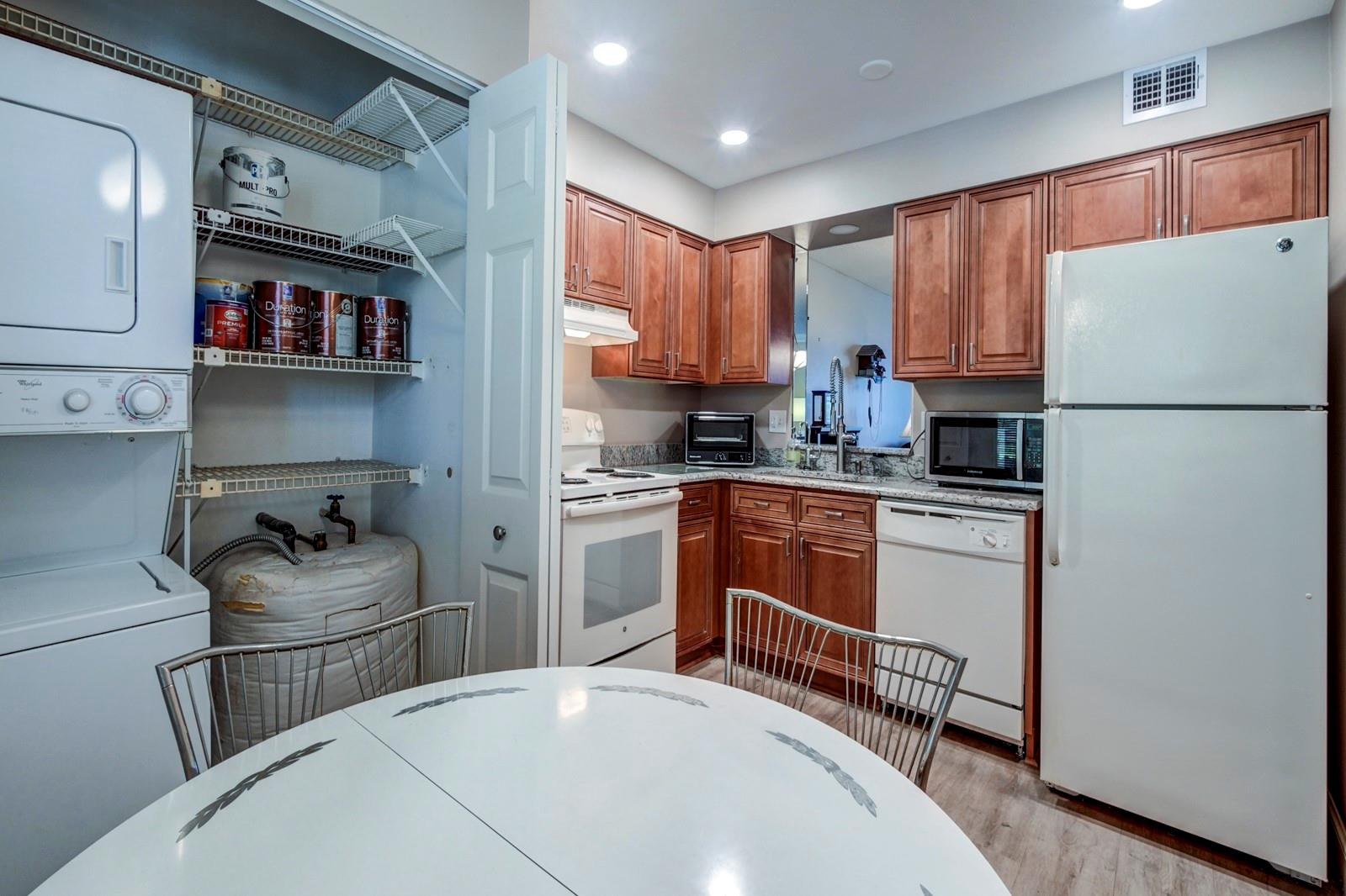 370 NW 76th Ave 202
