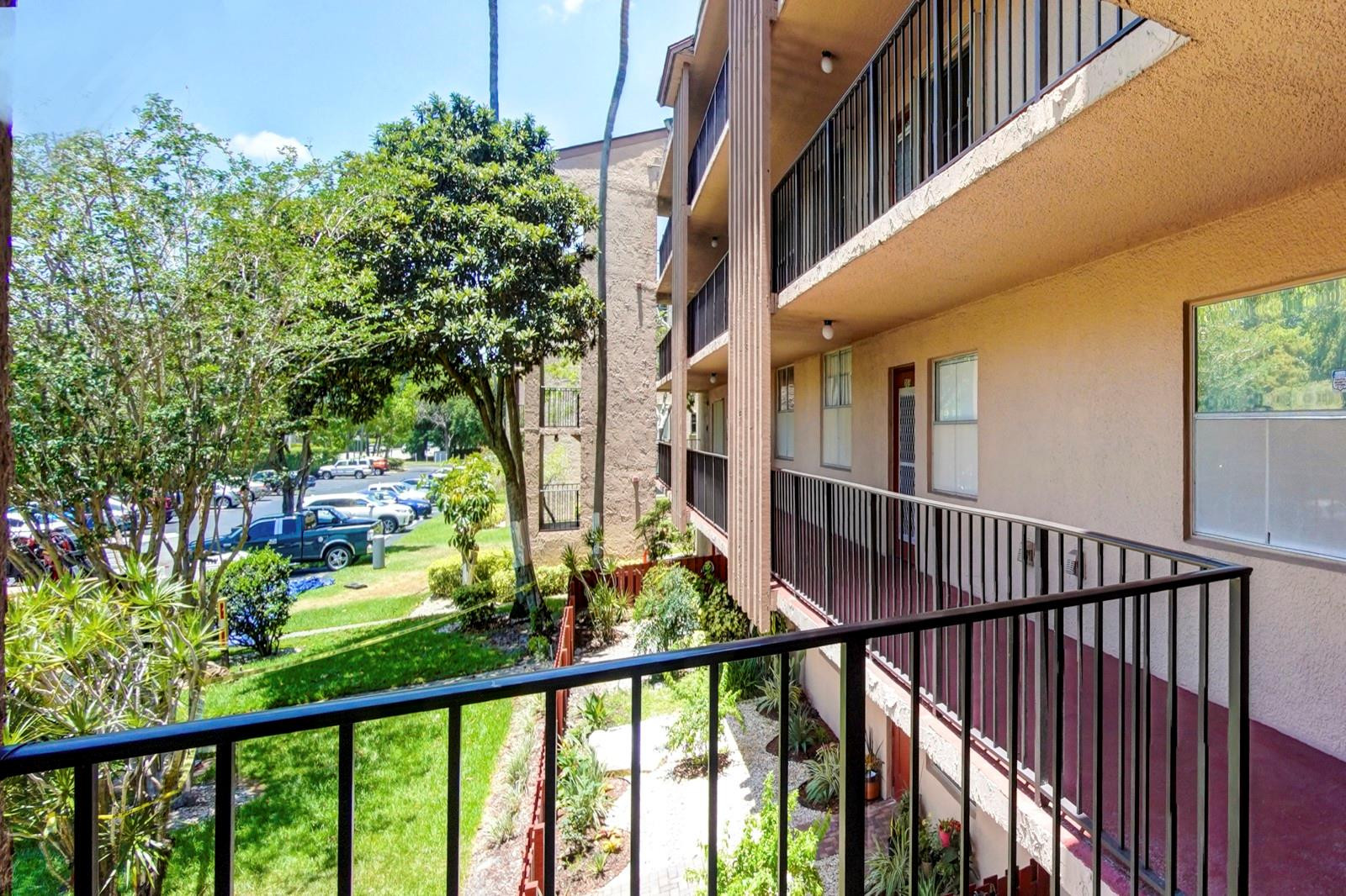 370 NW 76th Ave 202