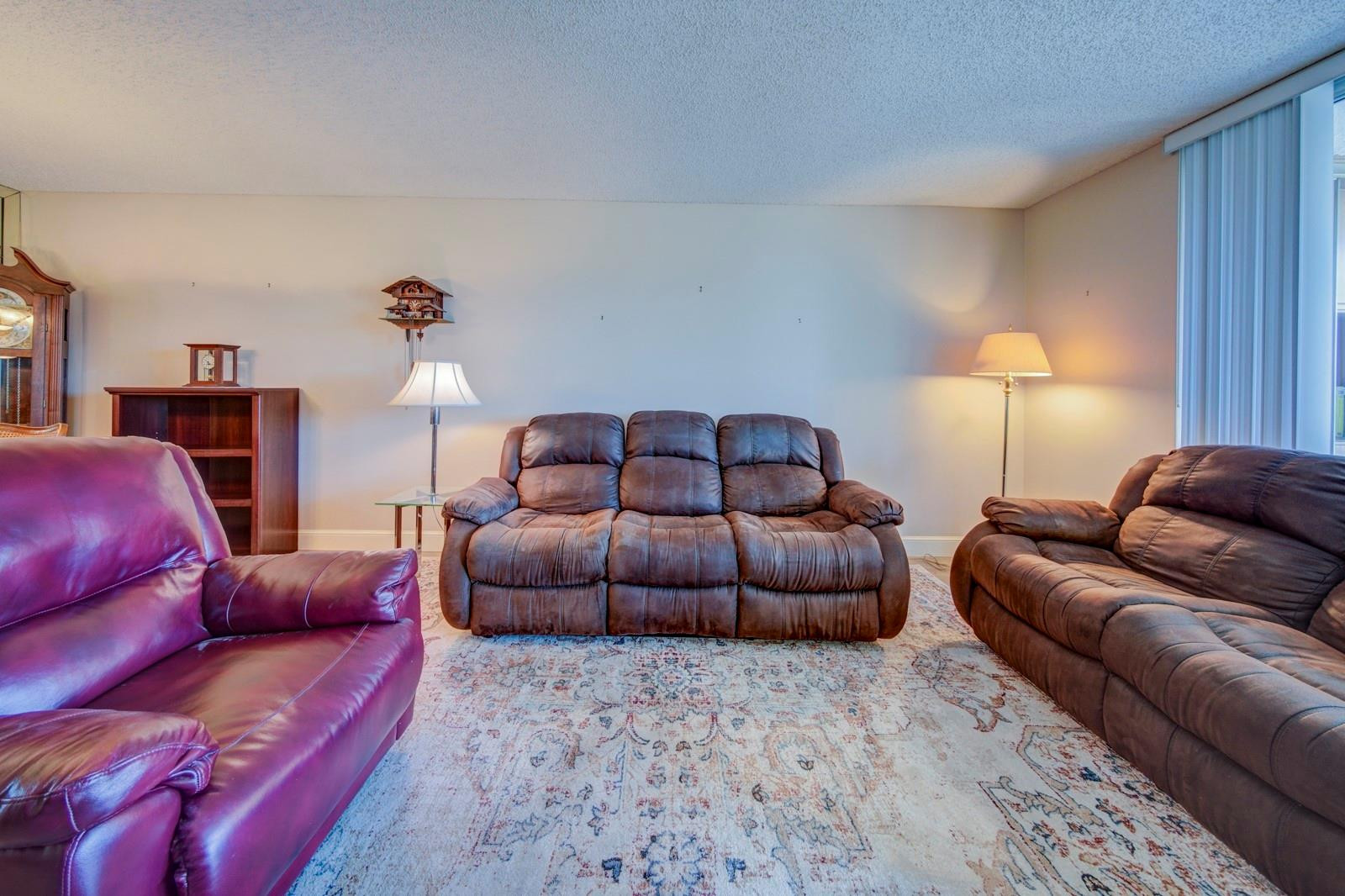 370 NW 76th Ave 202