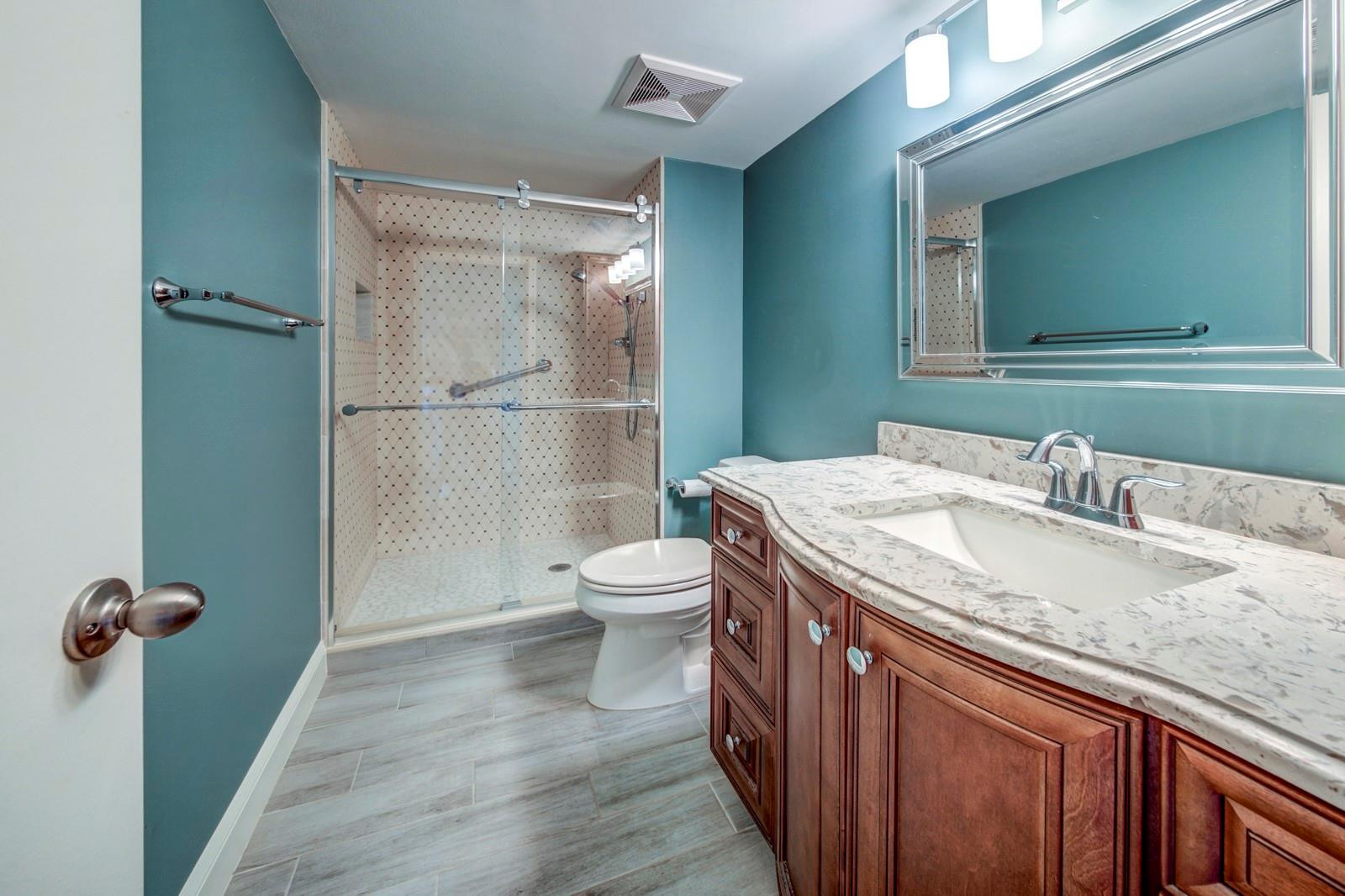 370 NW 76th Ave 202