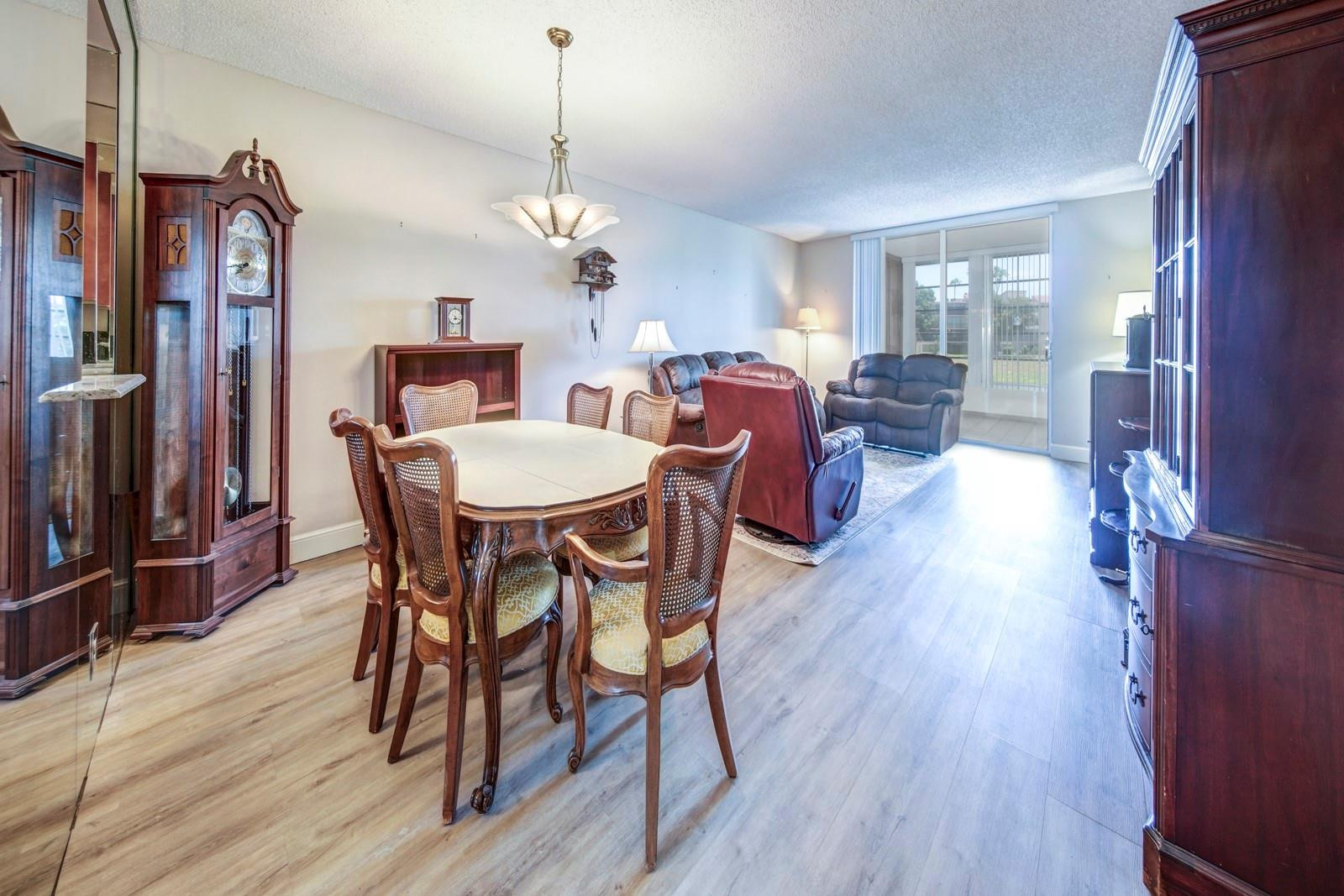 370 NW 76th Ave 202