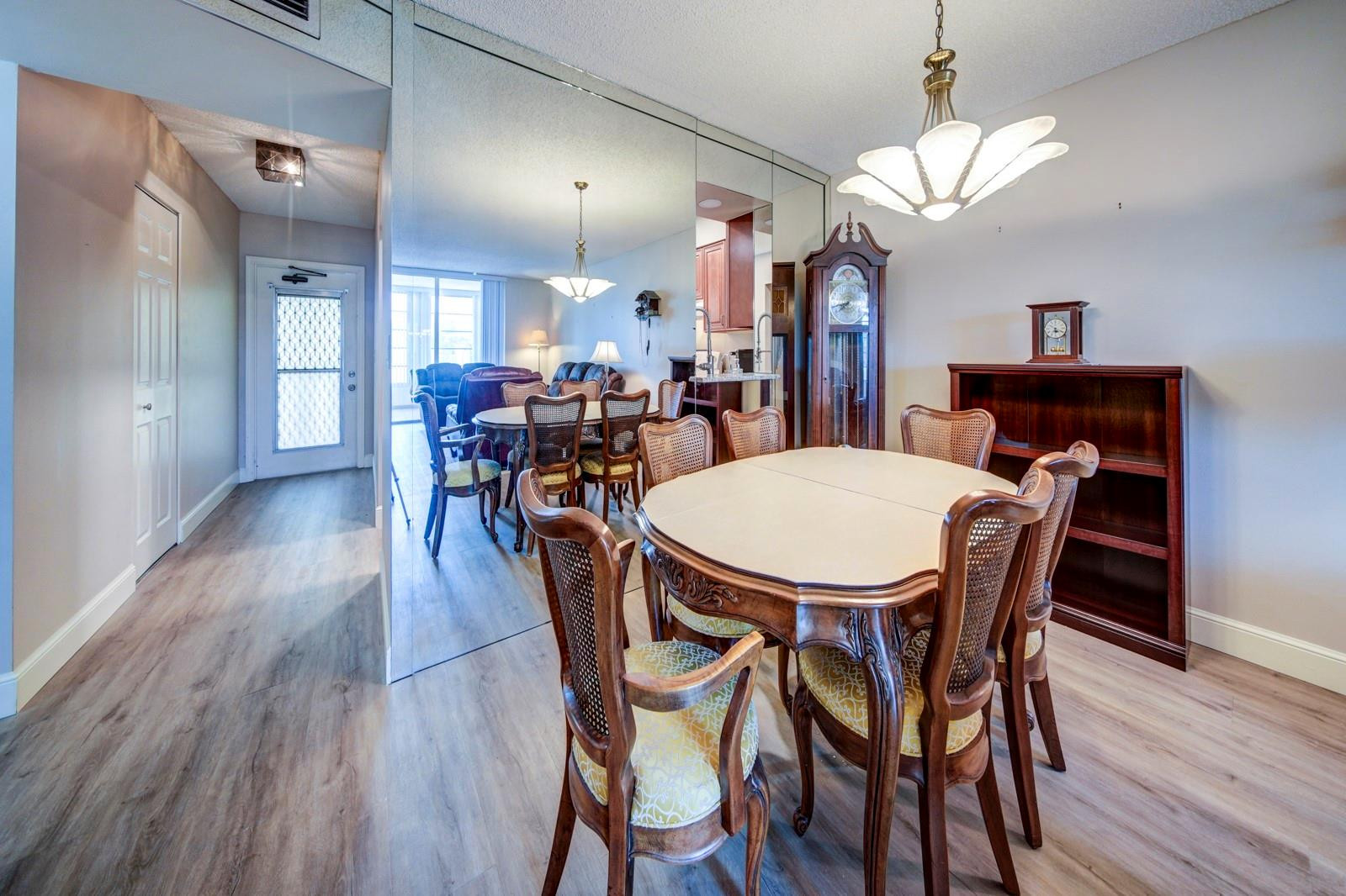 370 NW 76th Ave 202