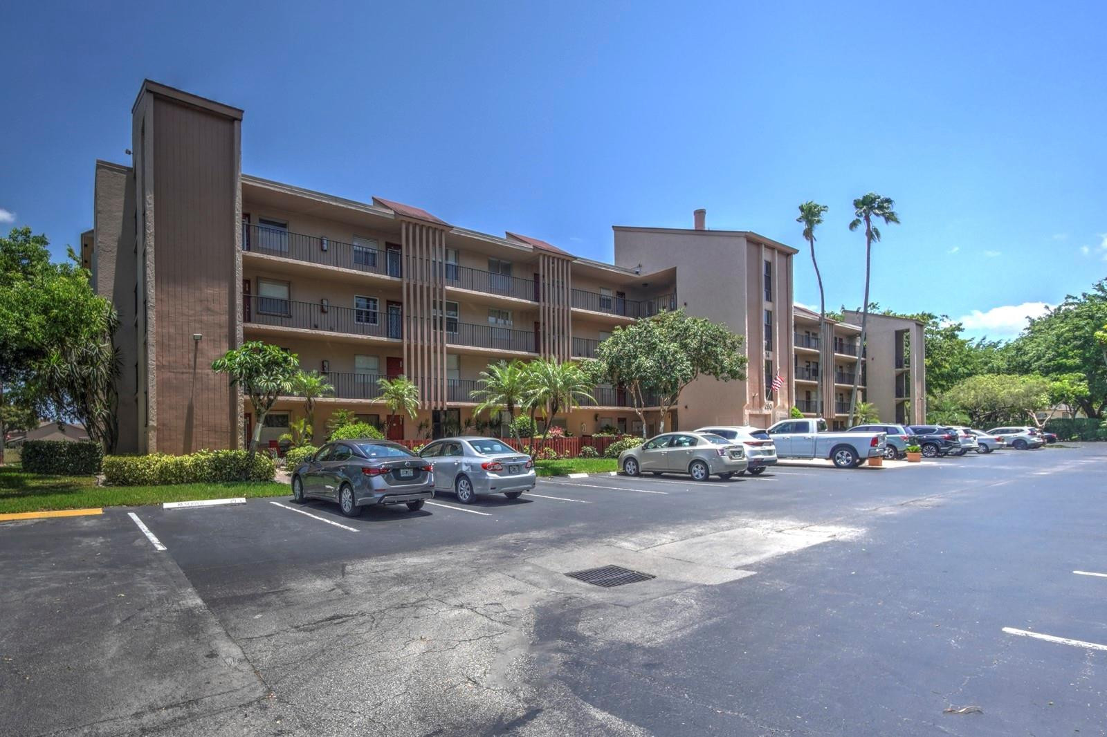 370 NW 76th Ave 202