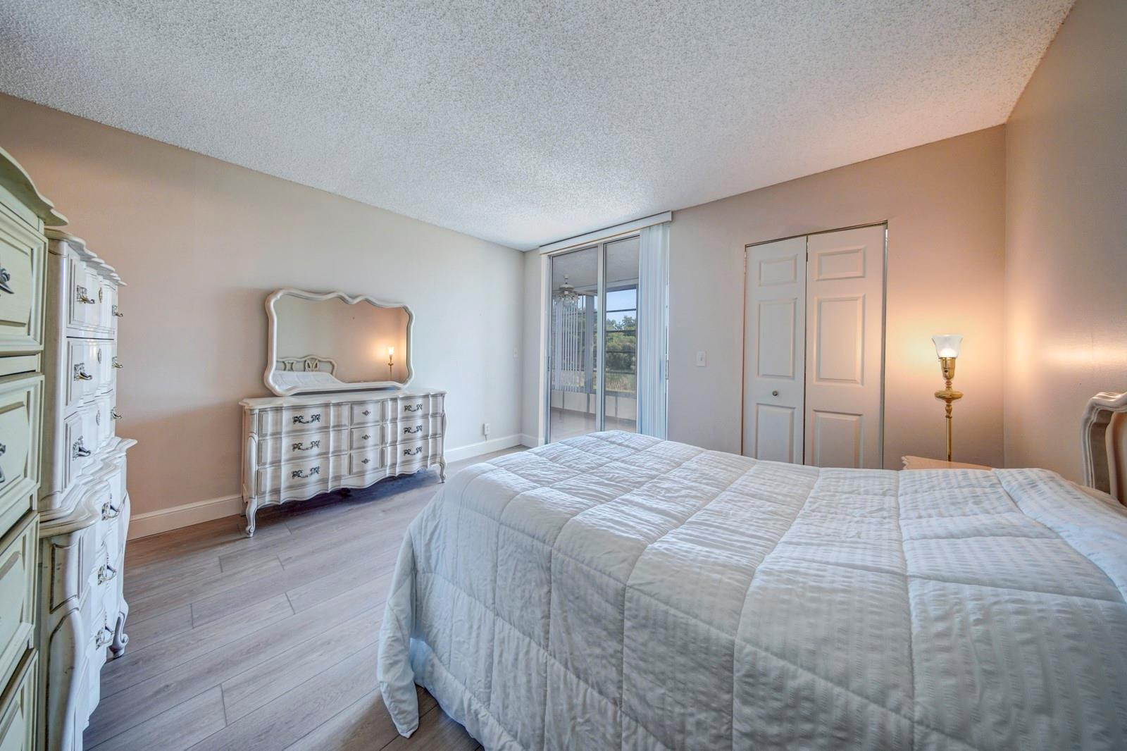 370 NW 76th Ave 202