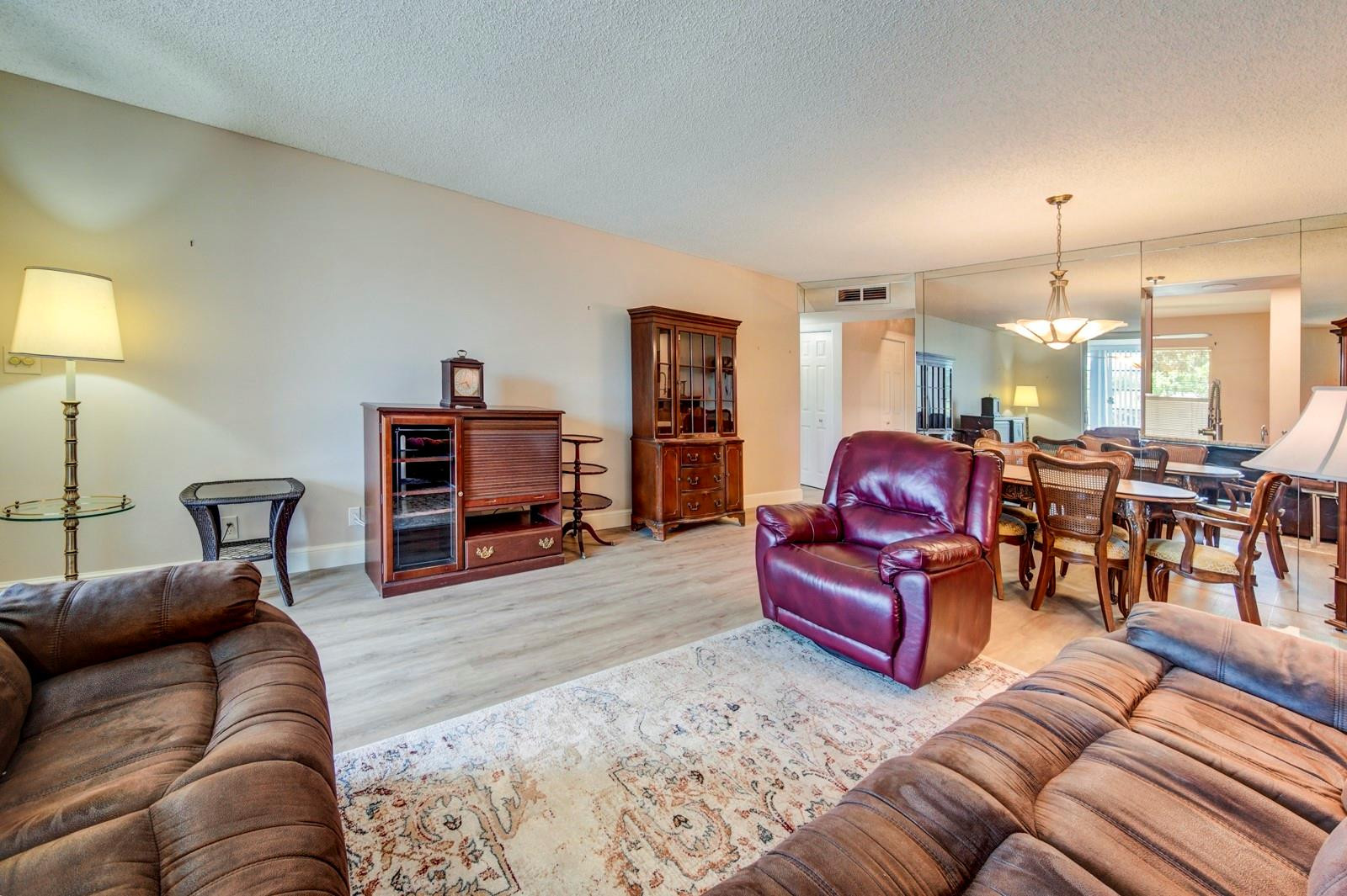 370 NW 76th Ave 202