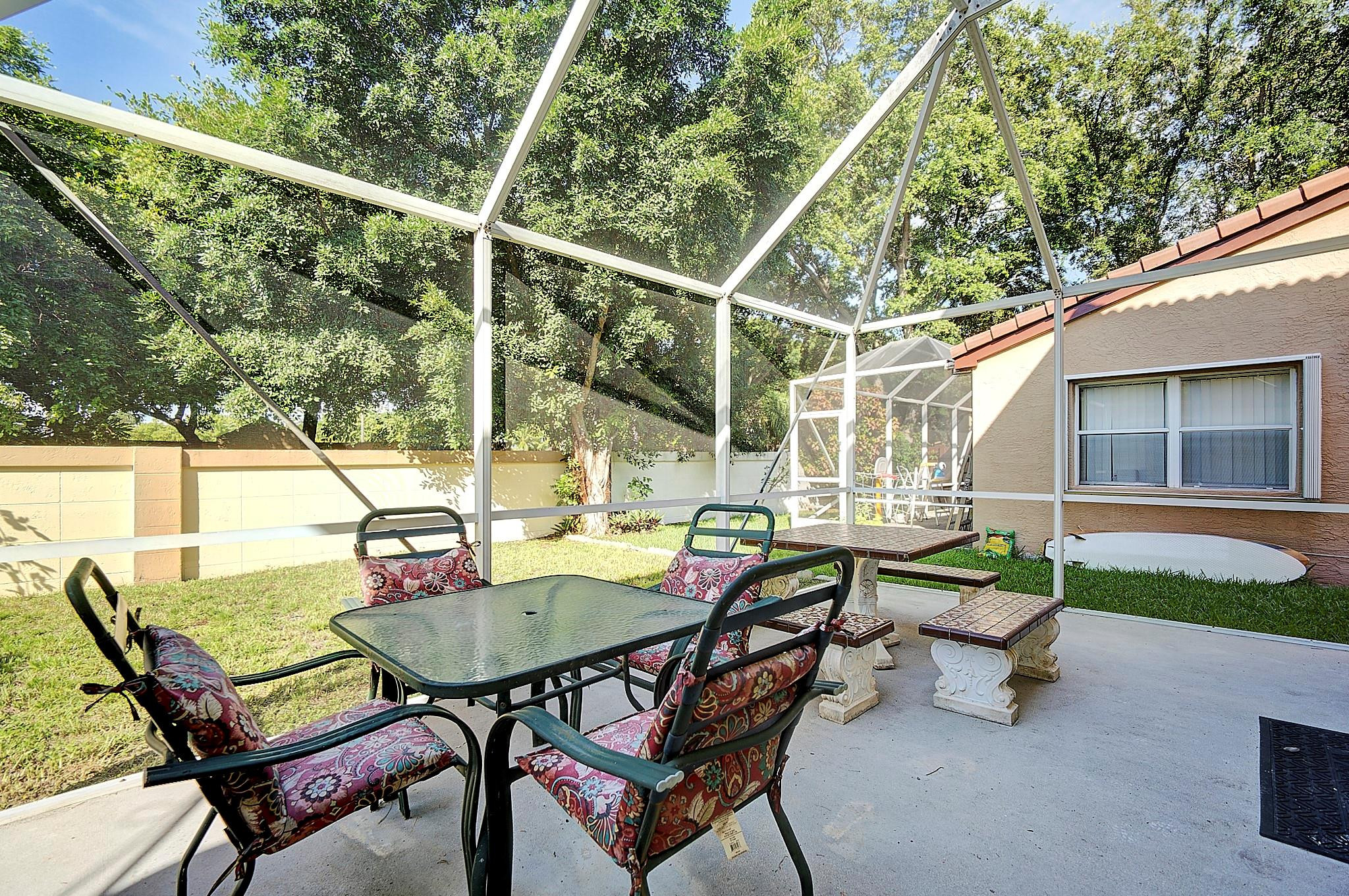 4292 NW 1st Pl