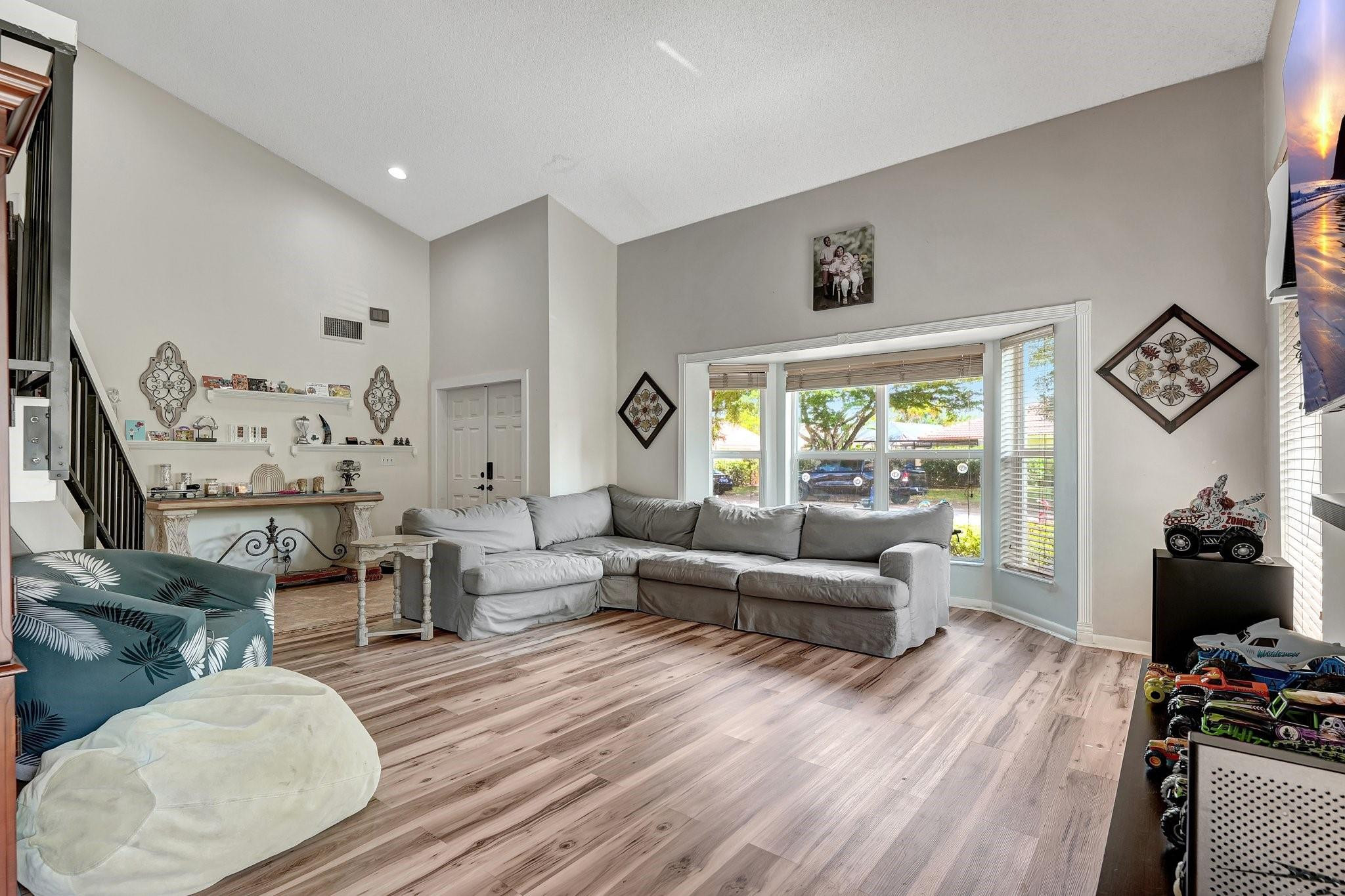 5880 NW 46th Mnr