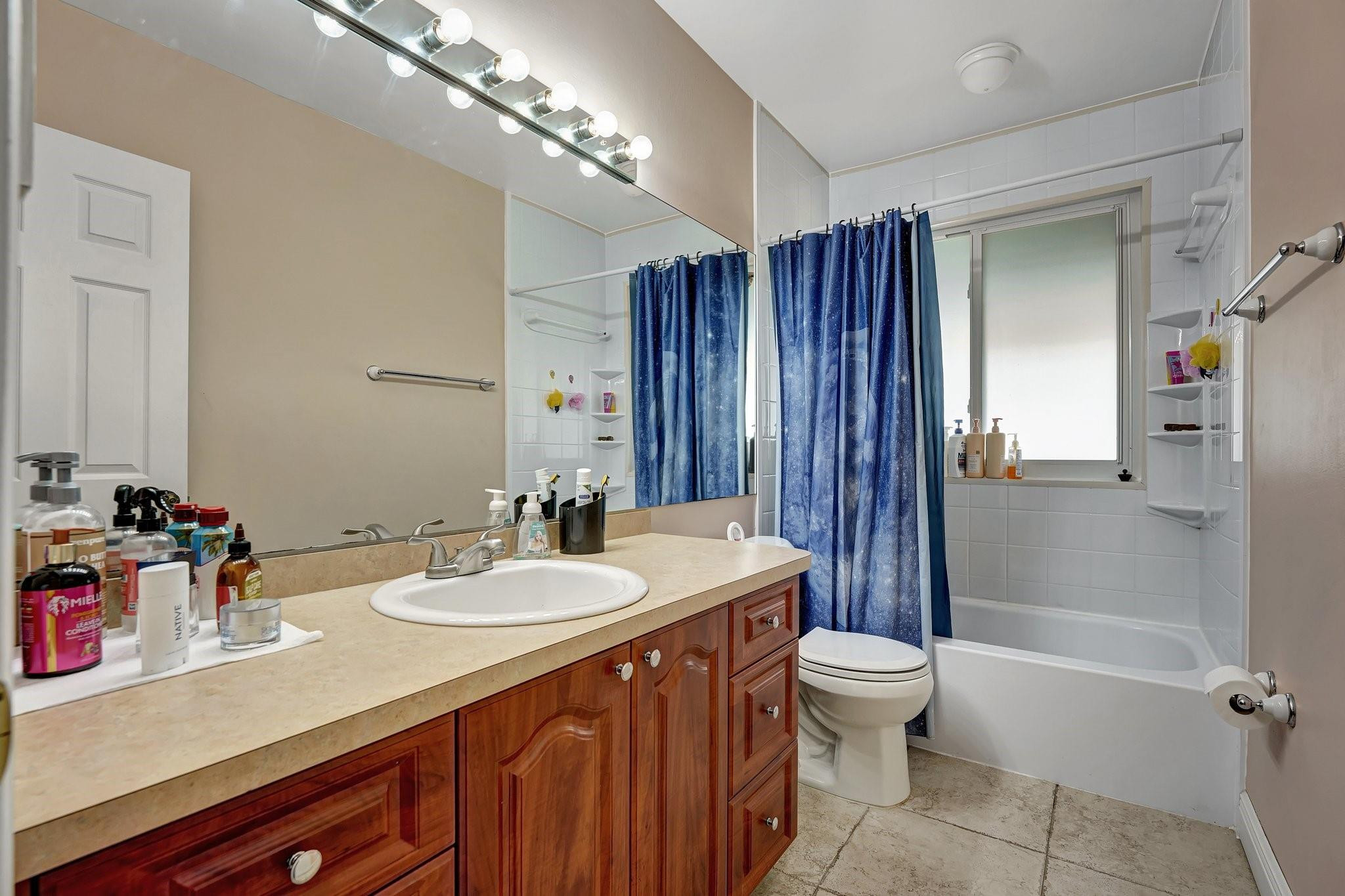 5880 NW 46th Mnr